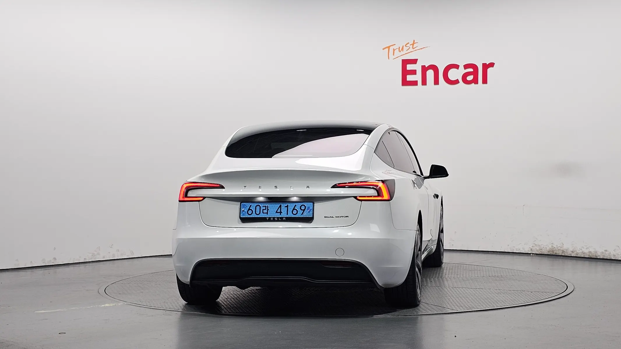 Tesla 3 AWD 2024 3/5