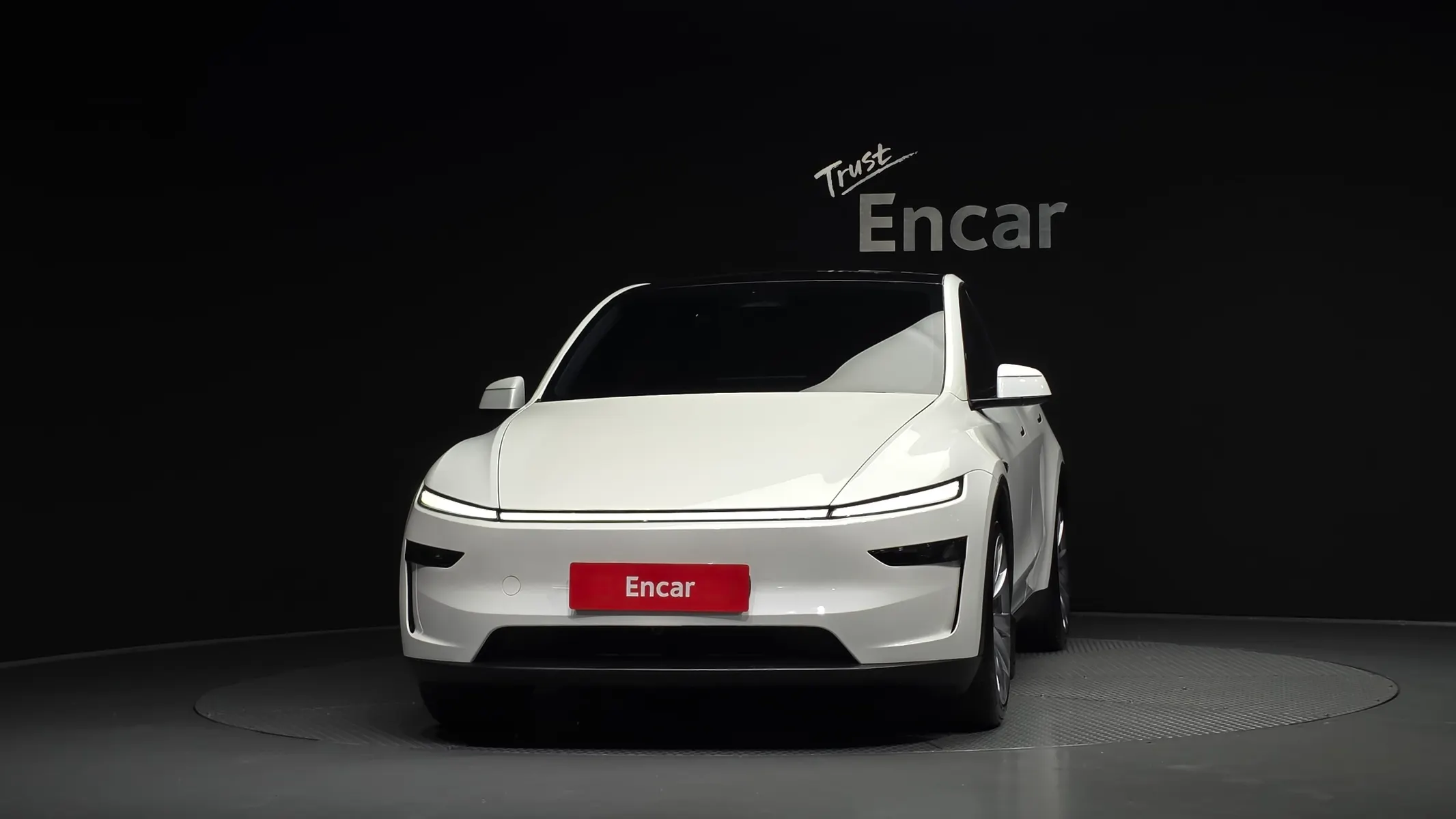 Tesla Y AWD 2025 2/5