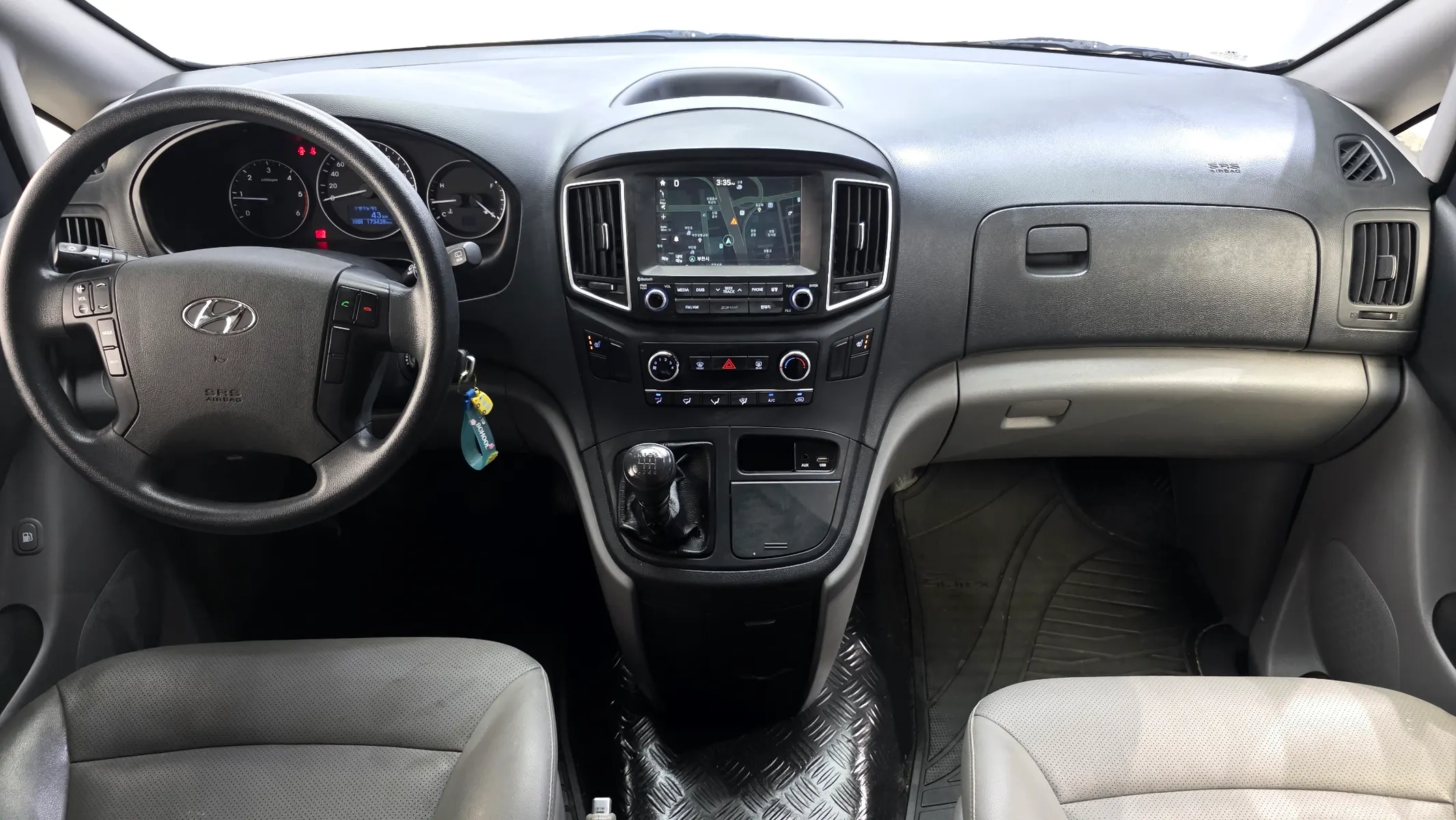 Hyundai Grand Starex 5 2017 4/5