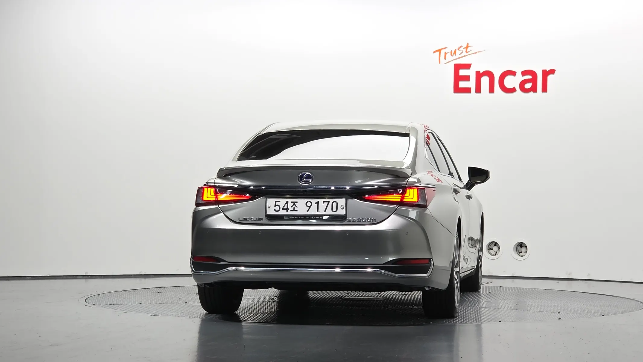 Lexus ES300h 7 2019 3/5