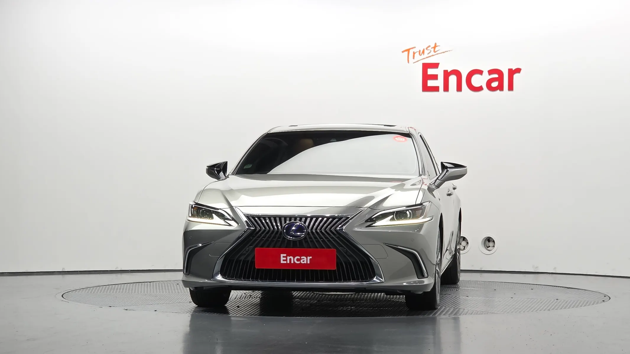 Lexus ES300h 7 2019 3/33