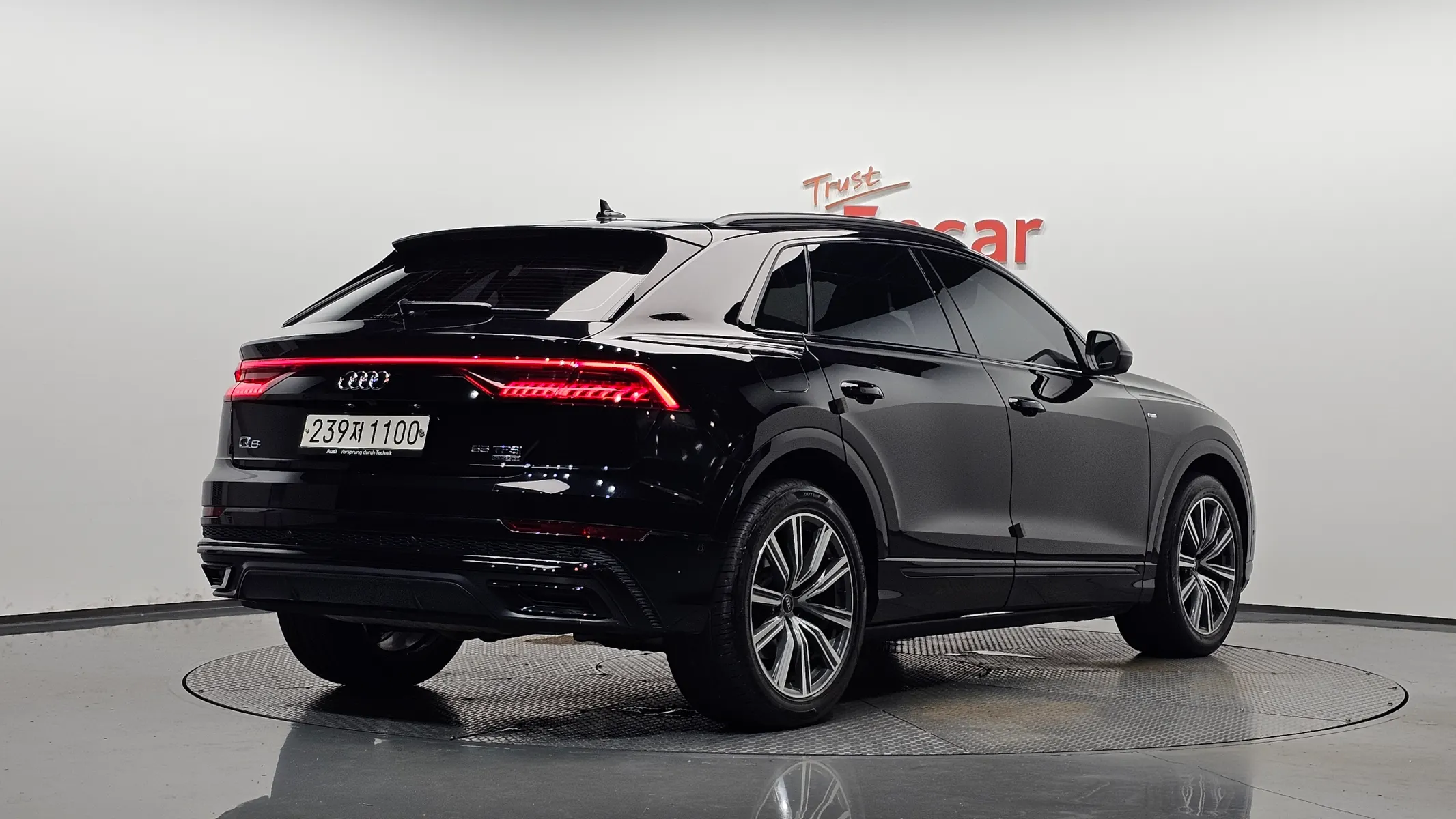 Audi Q8 (4M) 55 TFSI 2021 2/40