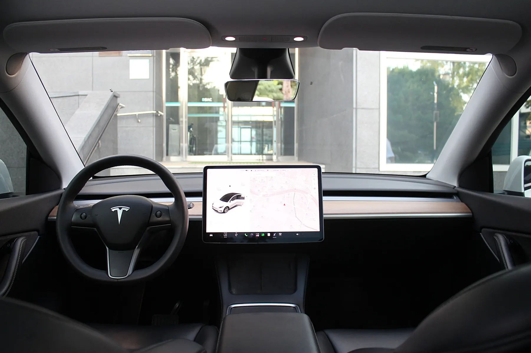 Tesla Y AWD 2021 4/5