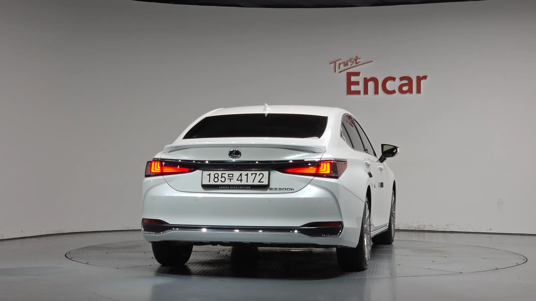 Lexus ES300h 7 2025 3/5