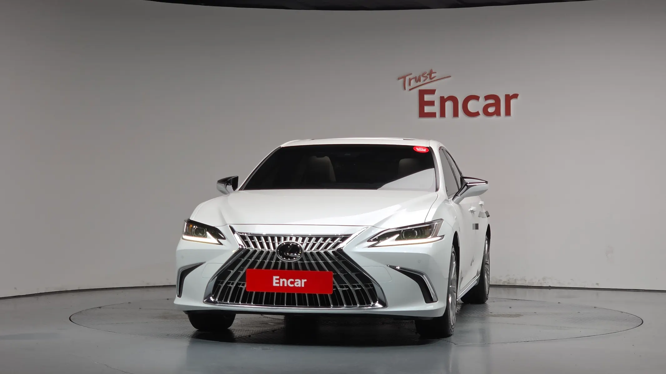 Lexus ES300h 7 2025 2/5