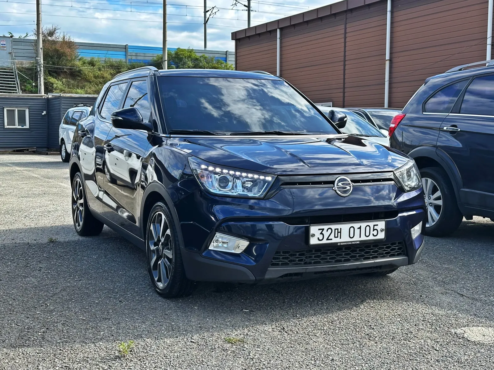 KG Mobility Tivoli LX 2WD 2016 2/5