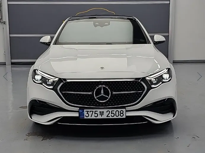 Mercedes-Benz E-Class W214 E300 4MATIC AMG Line 2025 2/19