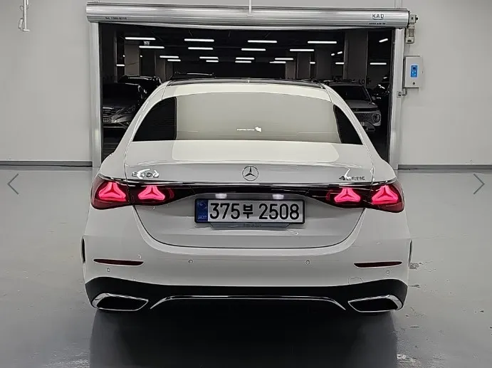 Mercedes-Benz E-Class W214 E300 4MATIC AMG Line 2025 3/19