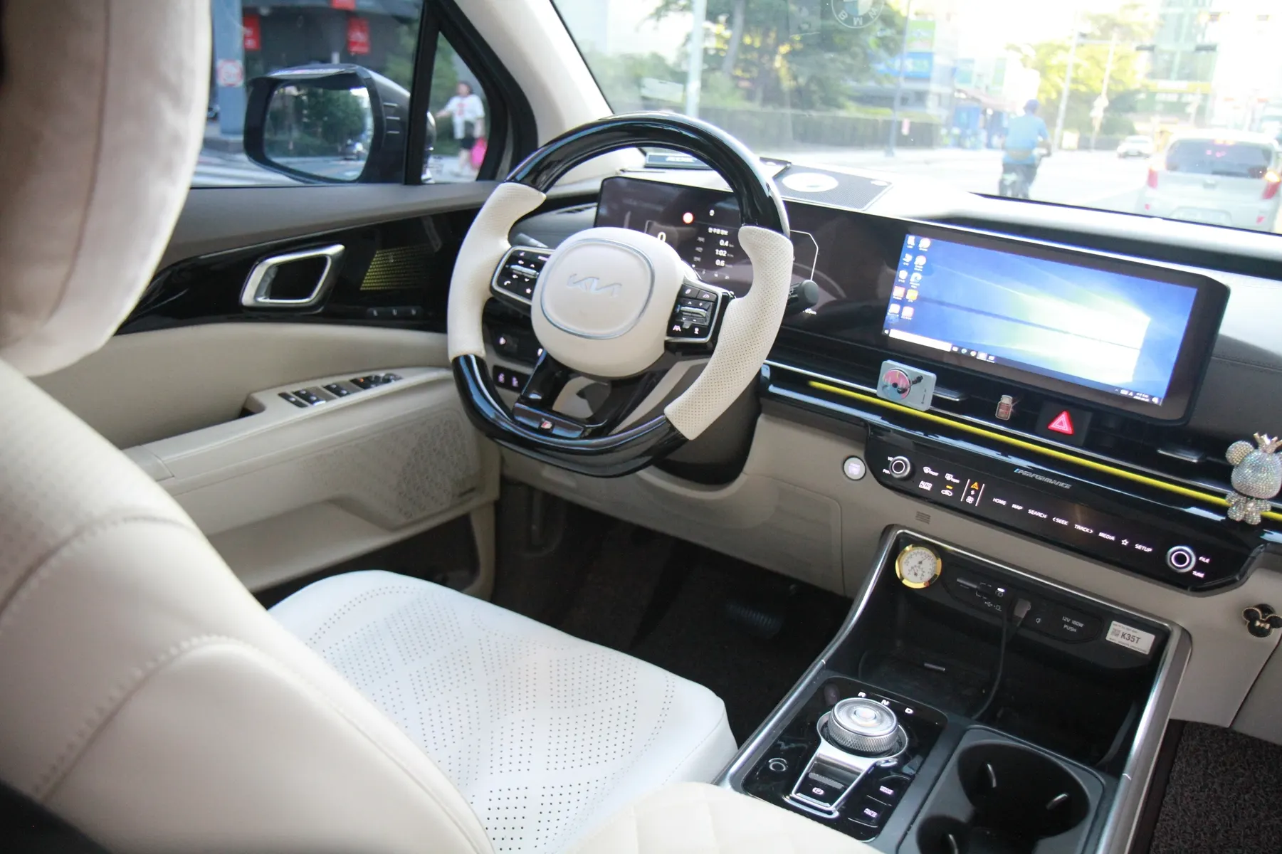 Kia 4 HEV 9 () 2024 4/5
