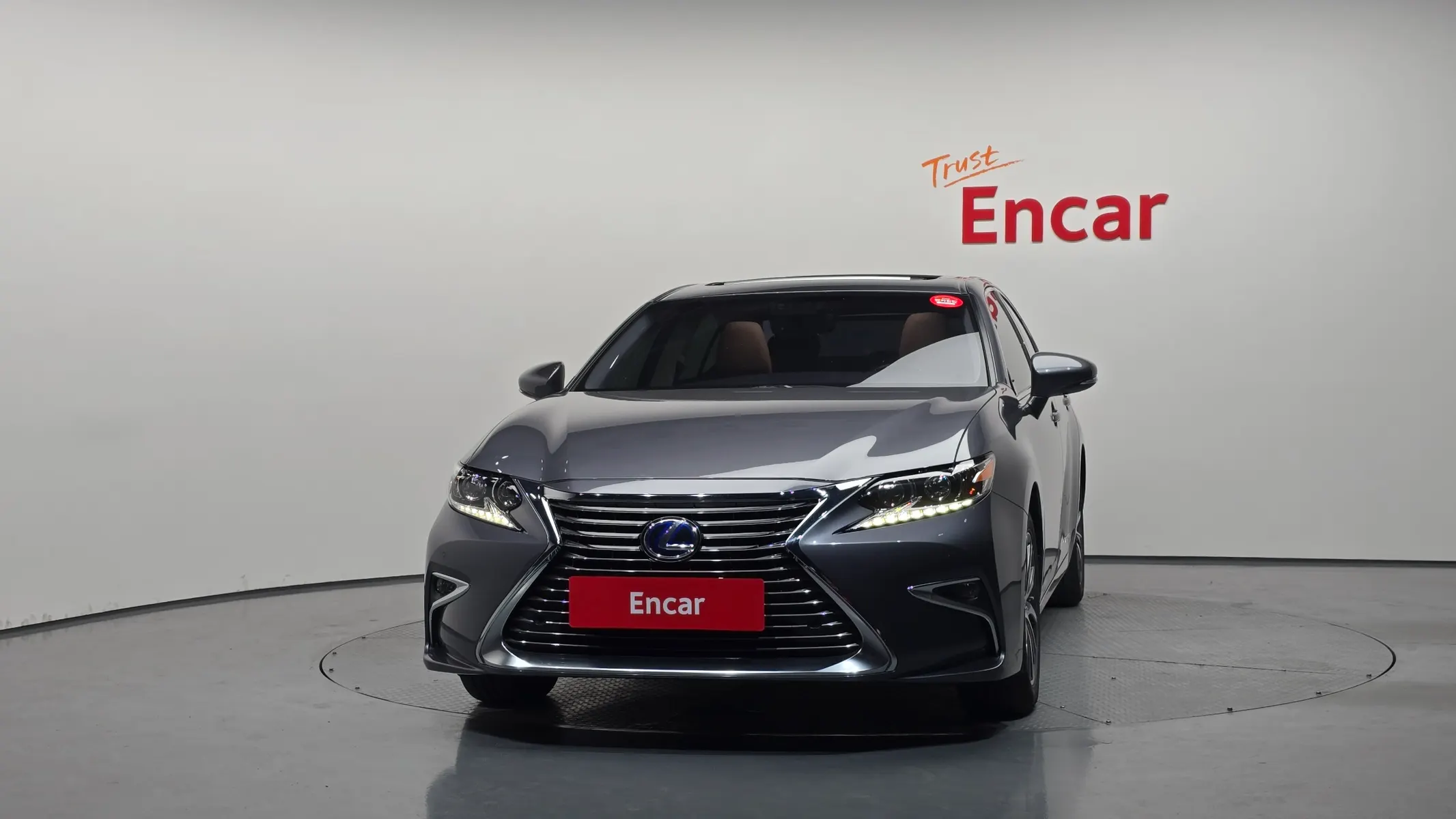 Lexus ES300h 2018 2/5