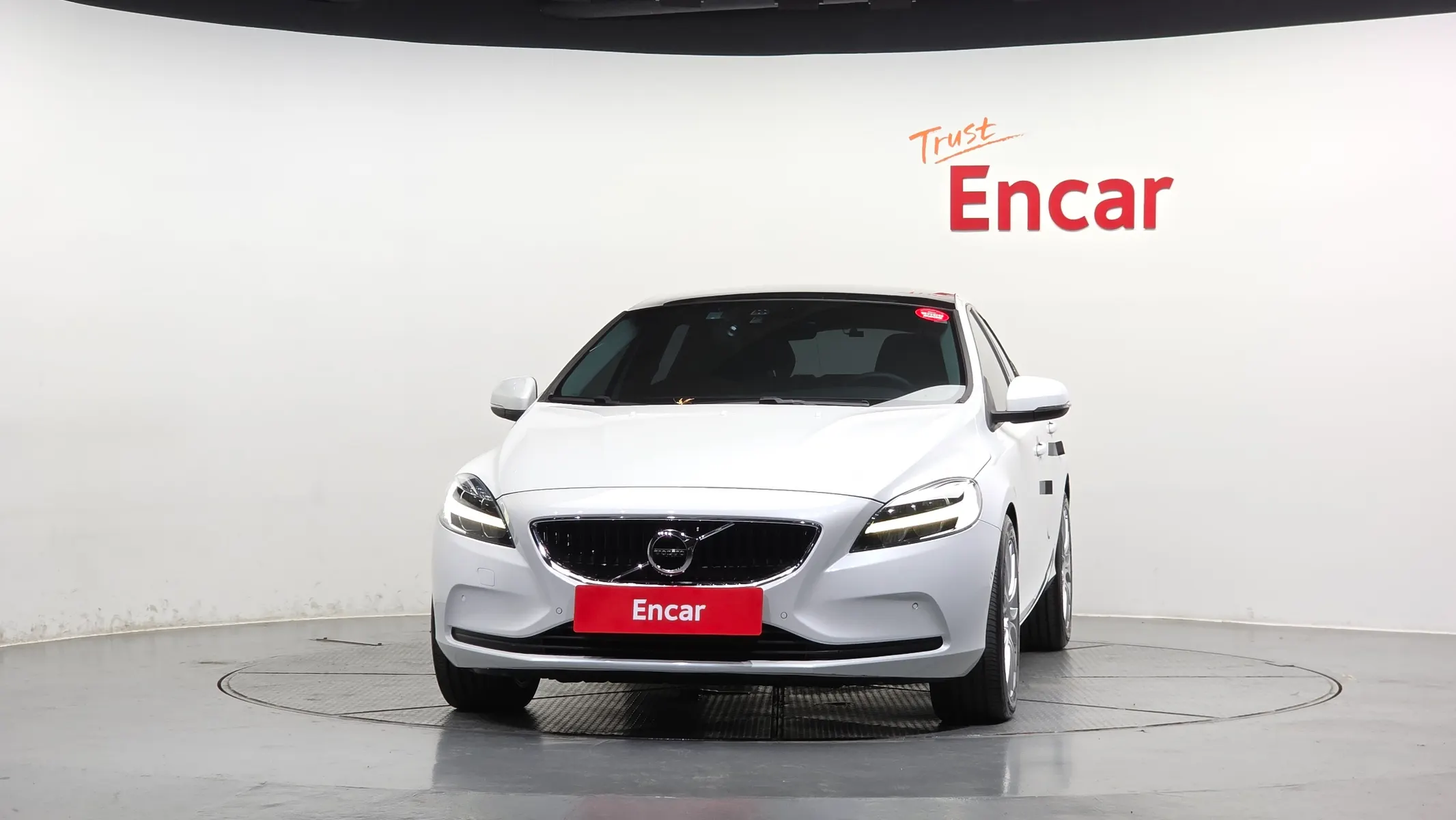 Volvo V40 D3 2018 2/5