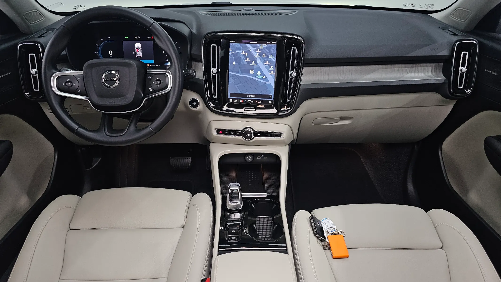 Volvo XC40 B4 2024 4/5