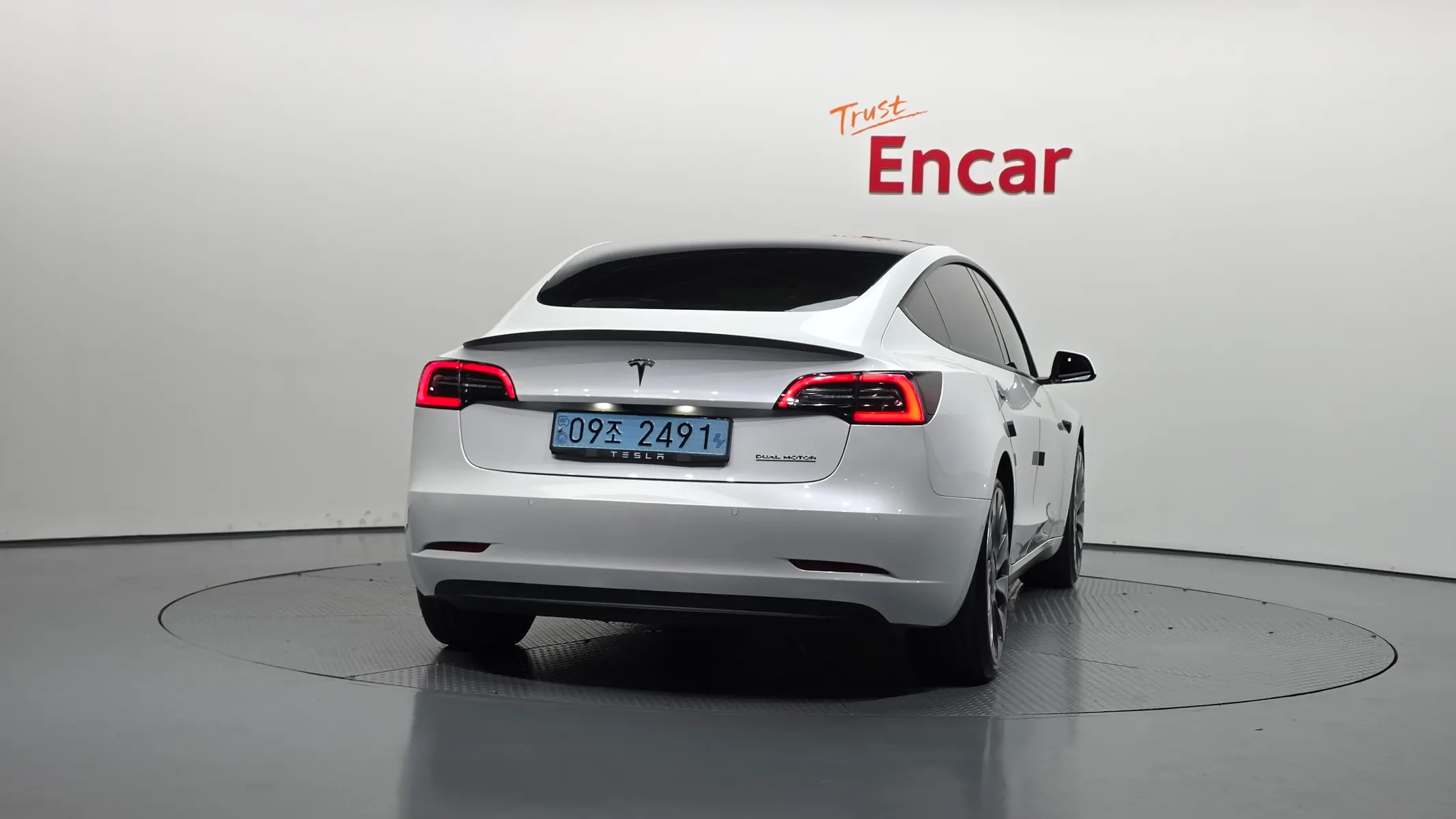 Tesla 3 AWD 2021 3/5