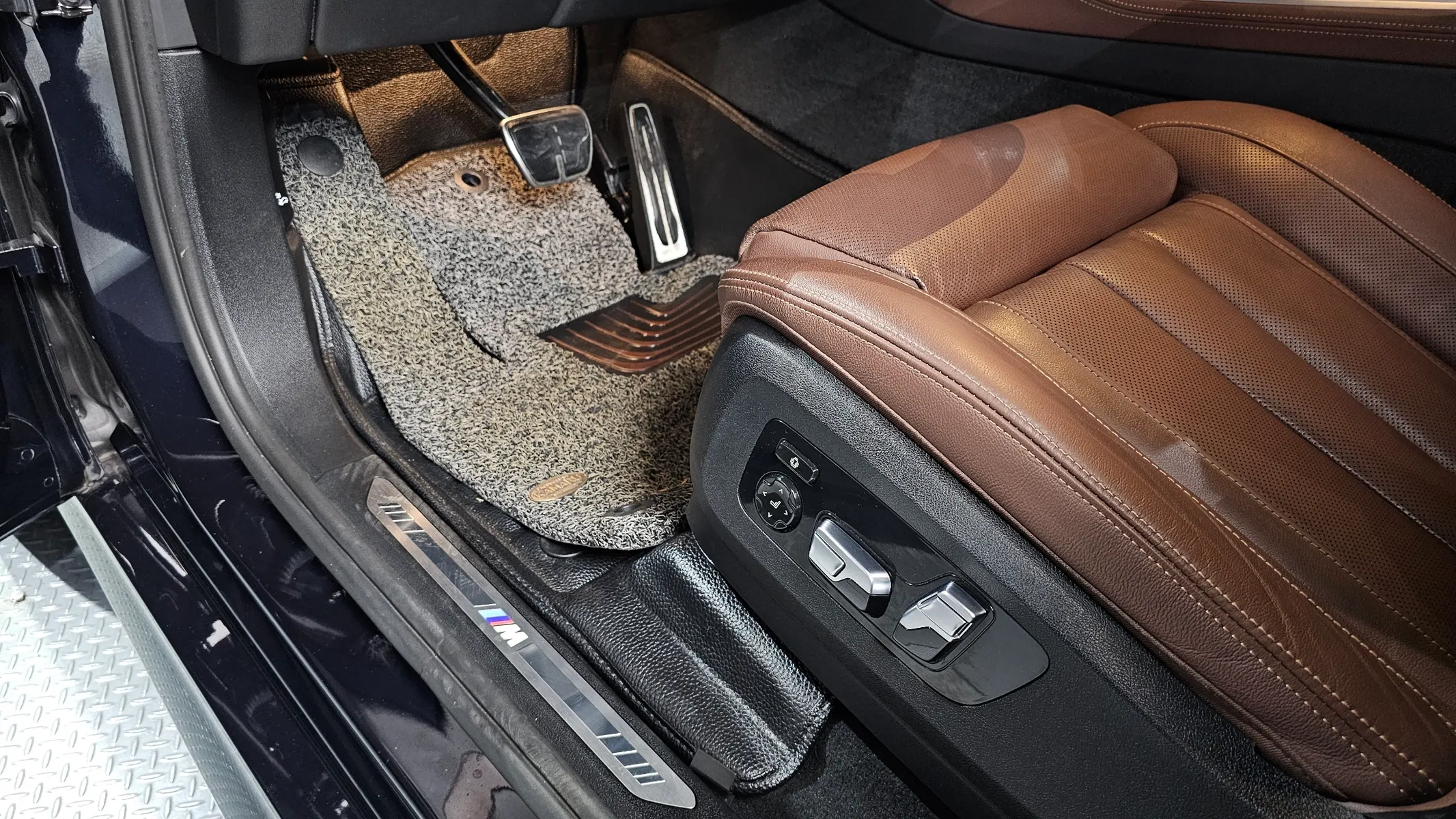 BMW X5 (G05) xDrive 45e M 2021 33/34