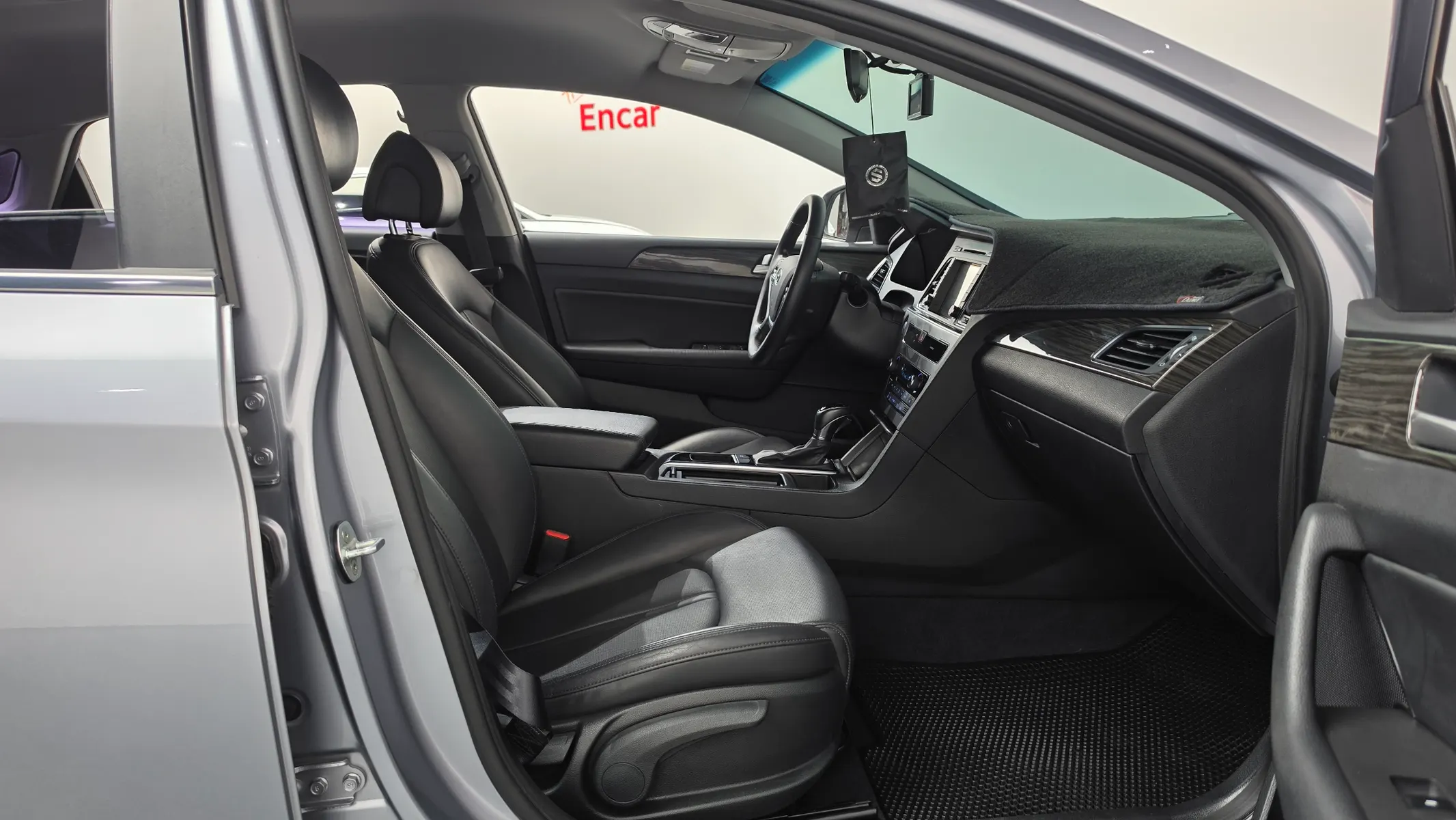 Hyundai LF 2.0 2015 26/27
