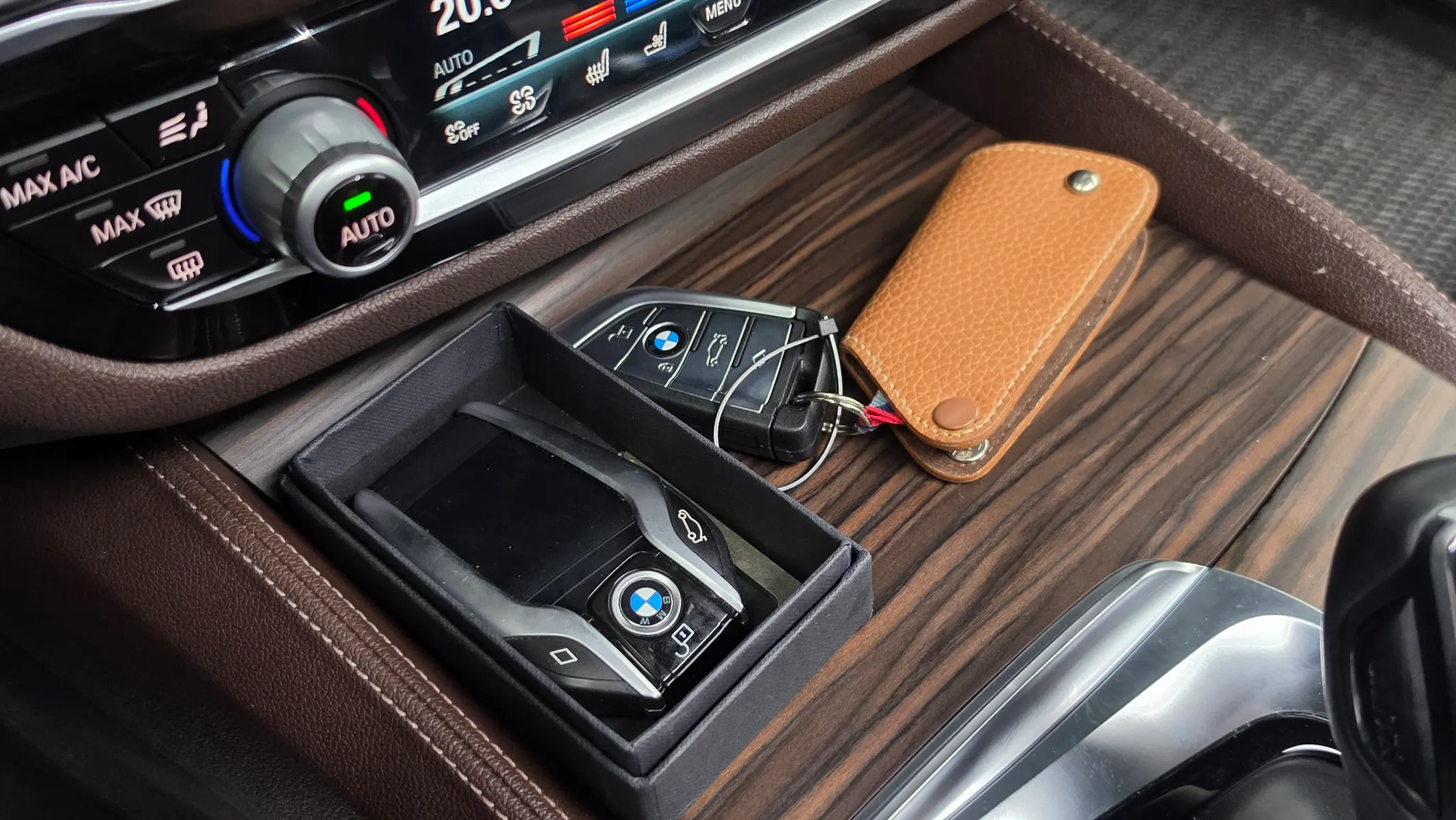 BMW 5 Series (G30) 530i M 2018 32/33