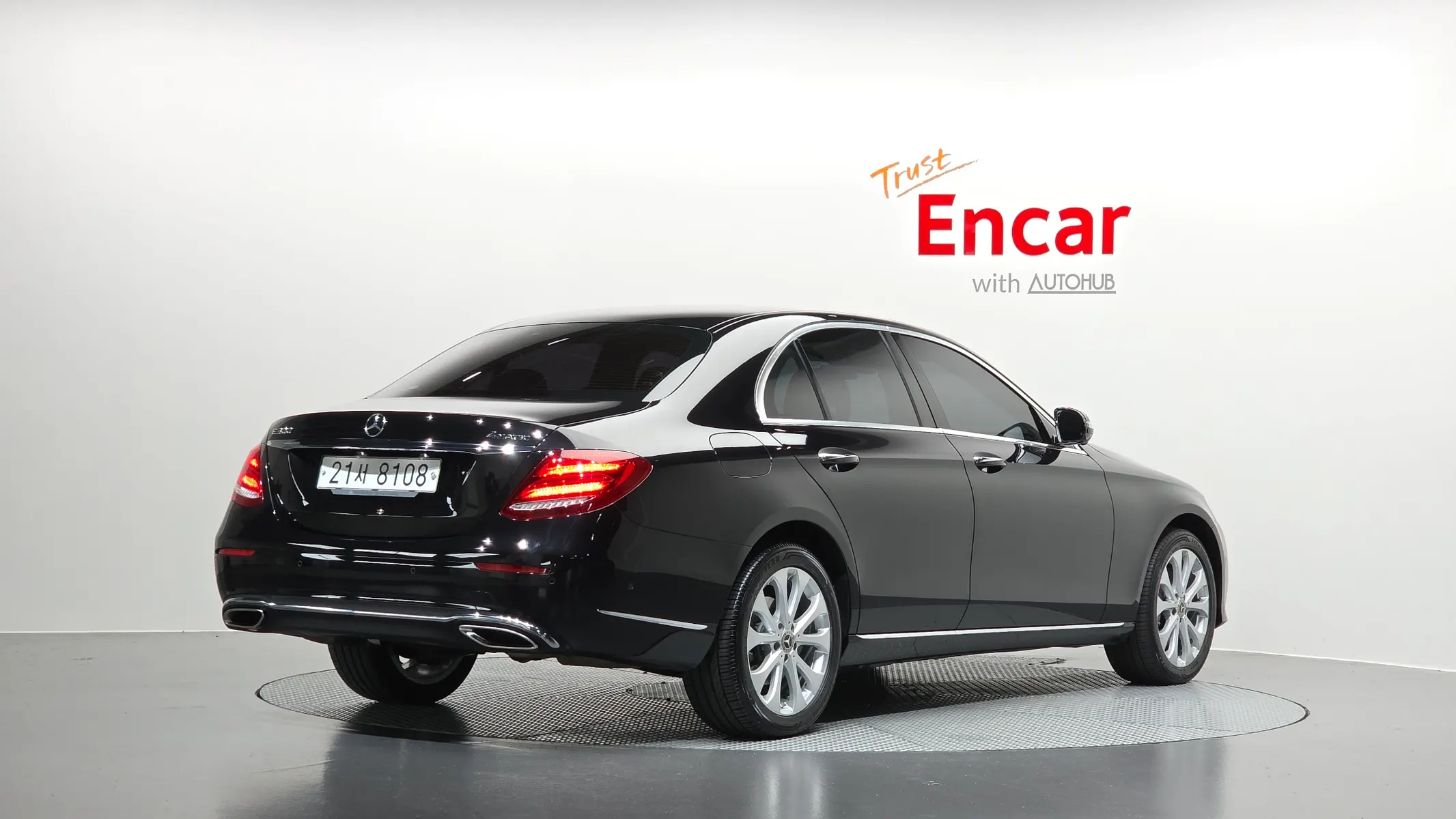 Mercedes-Benz E-Class W213 E300 4MATIC 2018 2/32