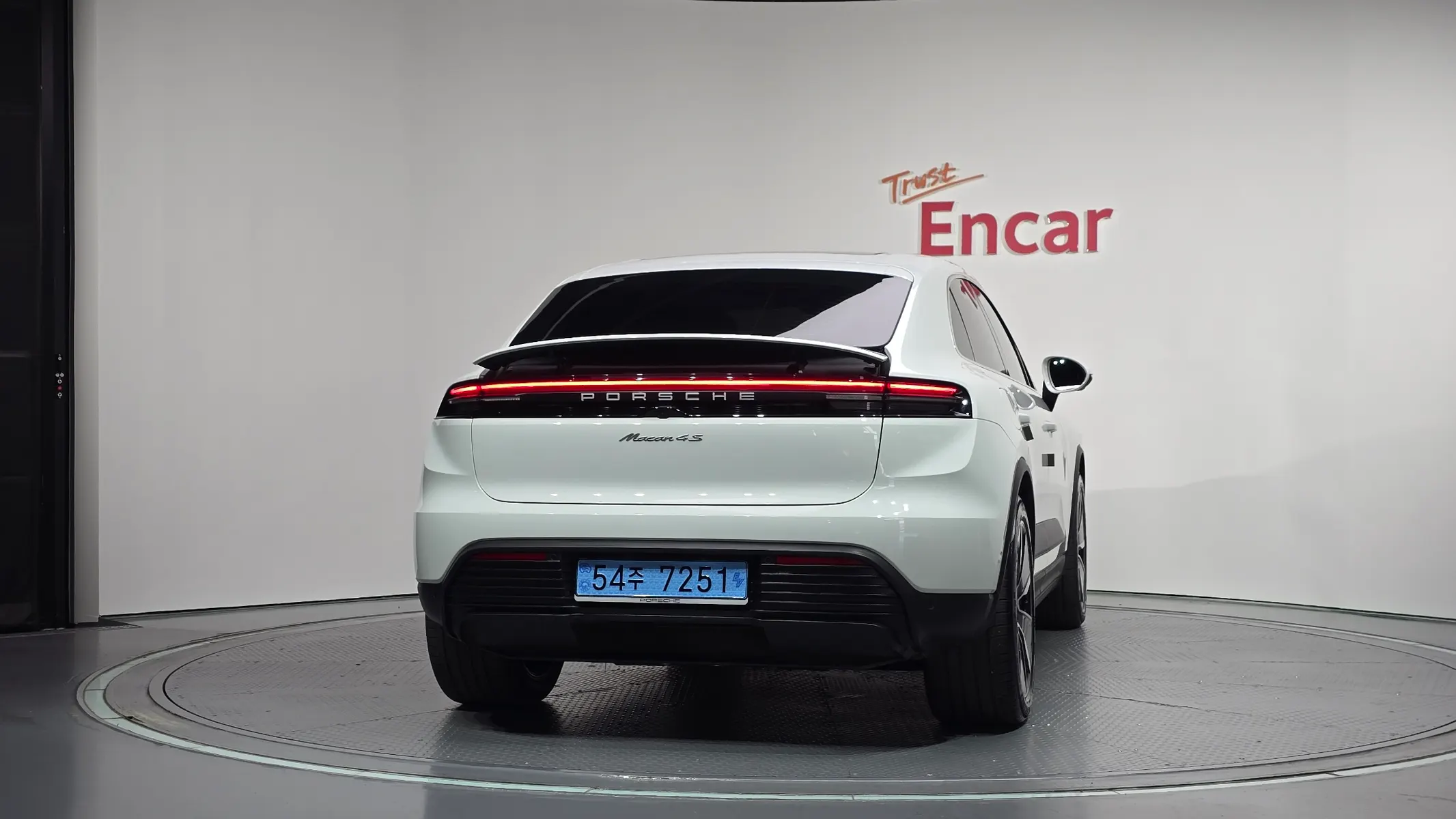 Porsche EV 4S 2025 3/36