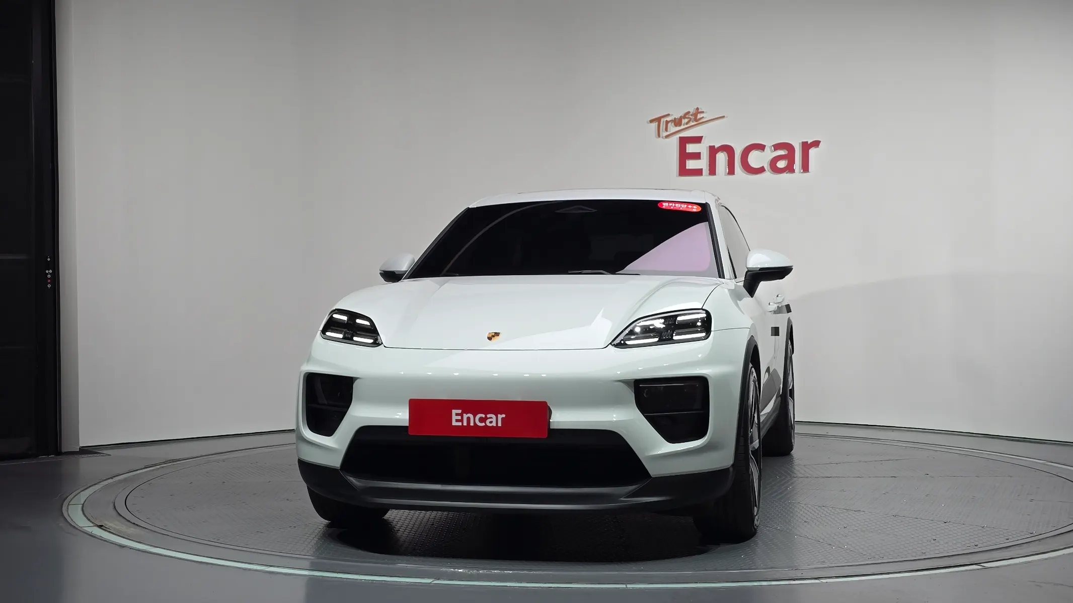 Porsche EV 4S 2025 2/36