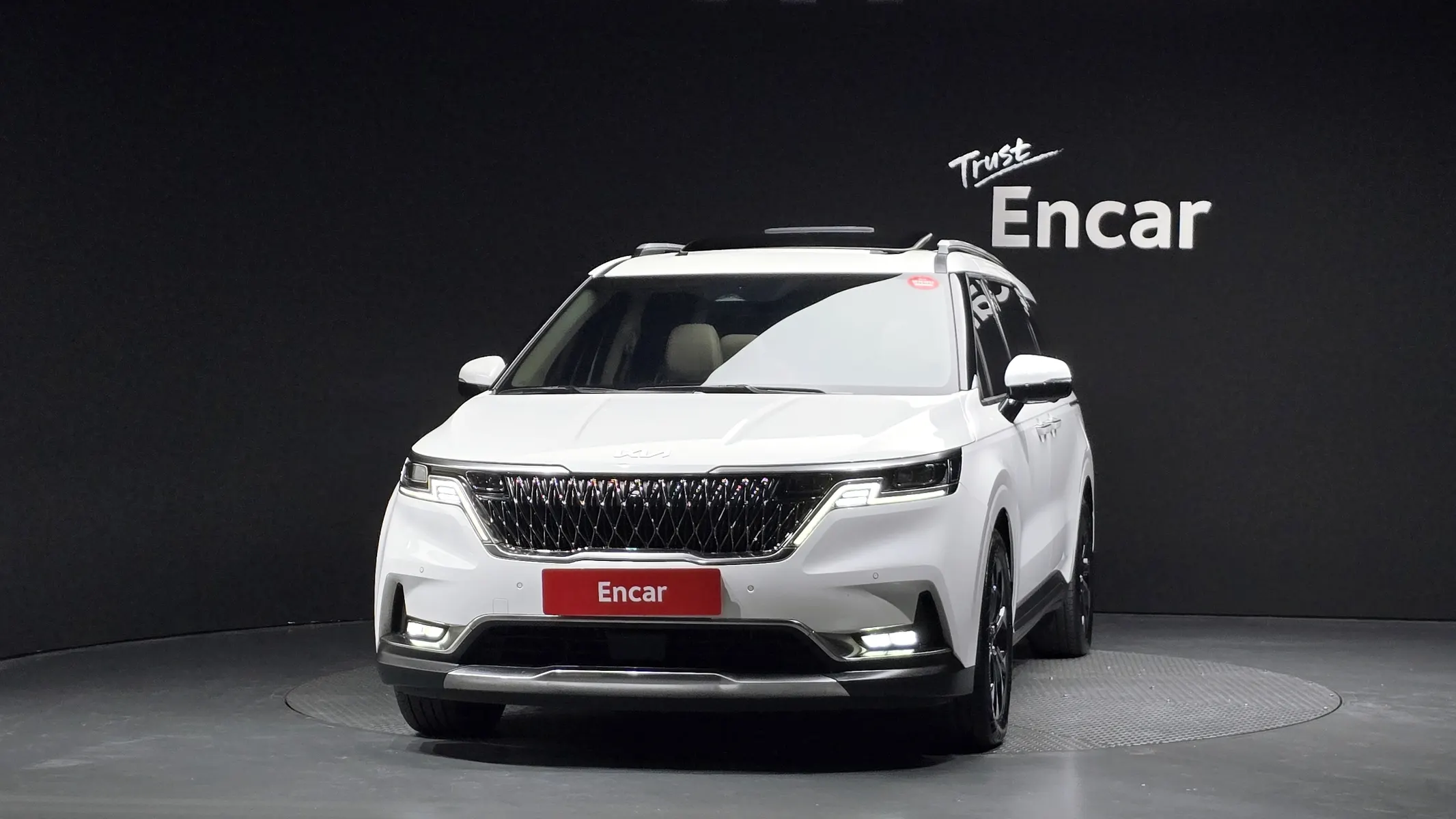 Kia Carnival 9 2023 2/5
