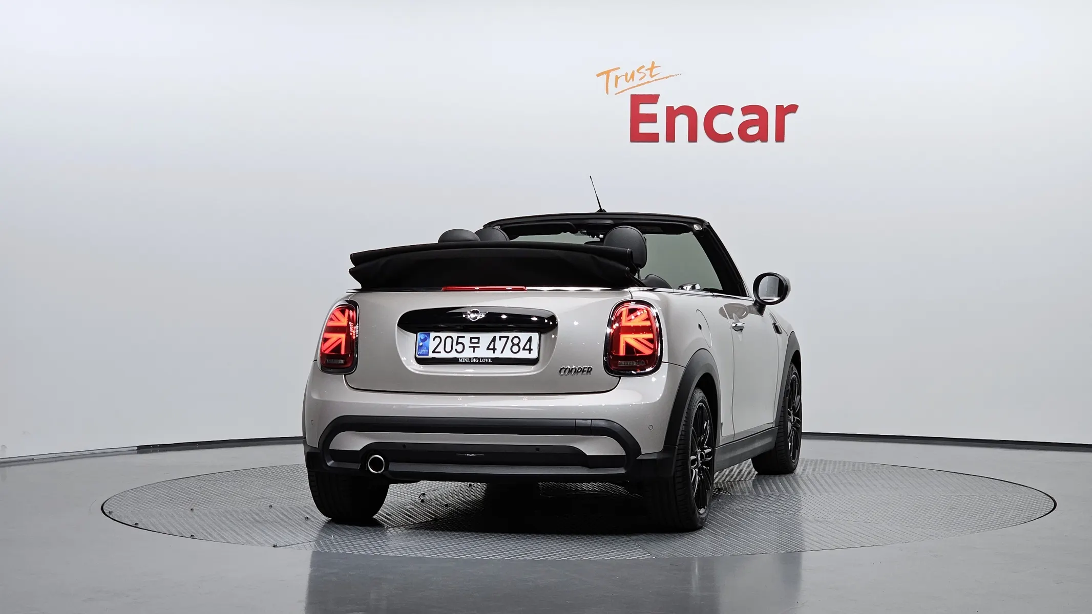 MINI Convertible 2023 3/5