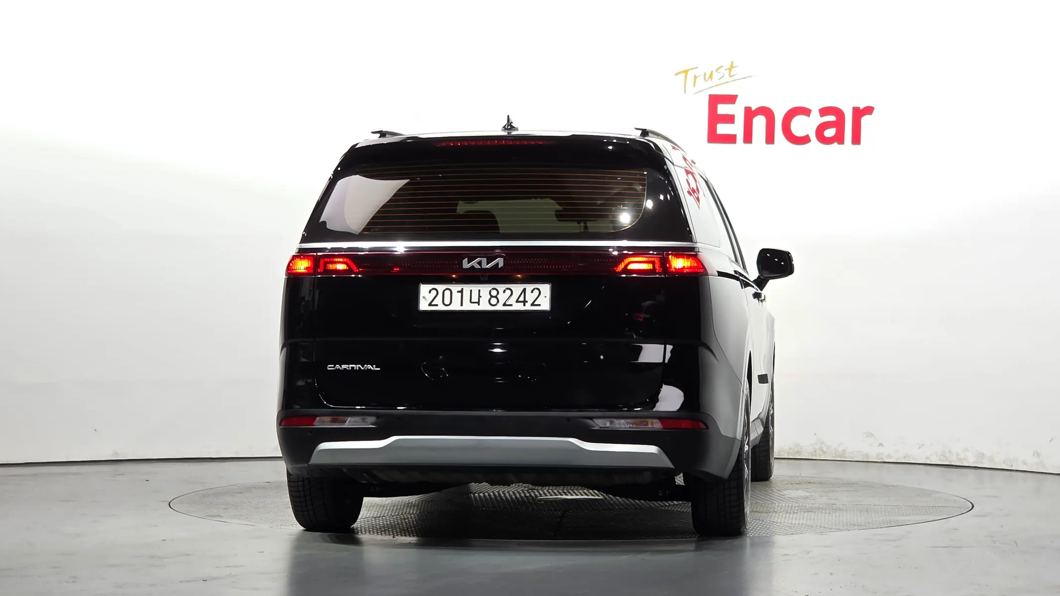 Kia Carnival 9 2021 3/5
