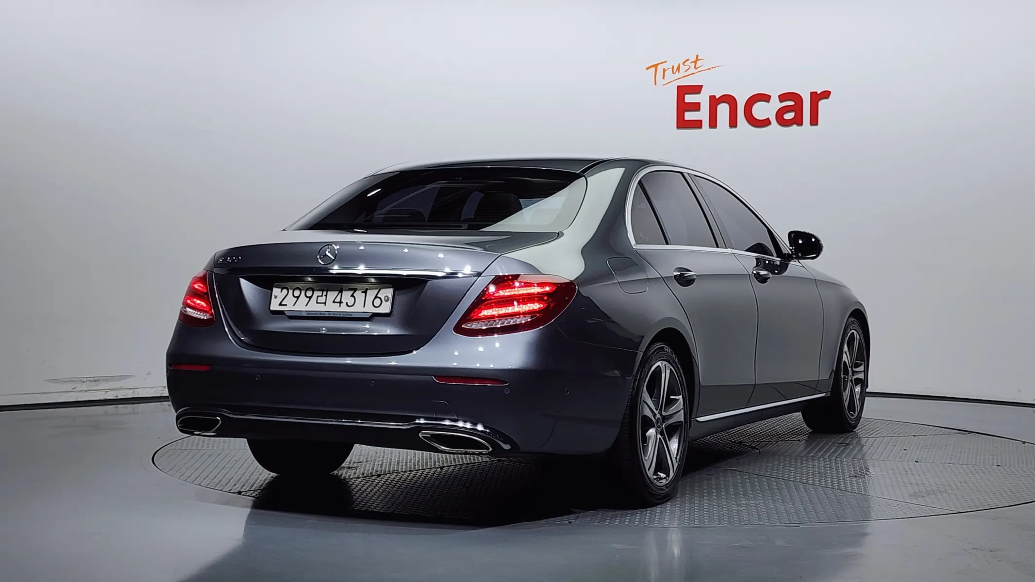 Mercedes-Benz E-Class W213 E300 2017 2/21