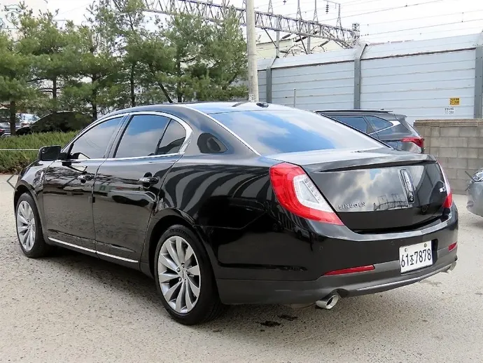 Lincoln MKS 3.7 2013 2/5