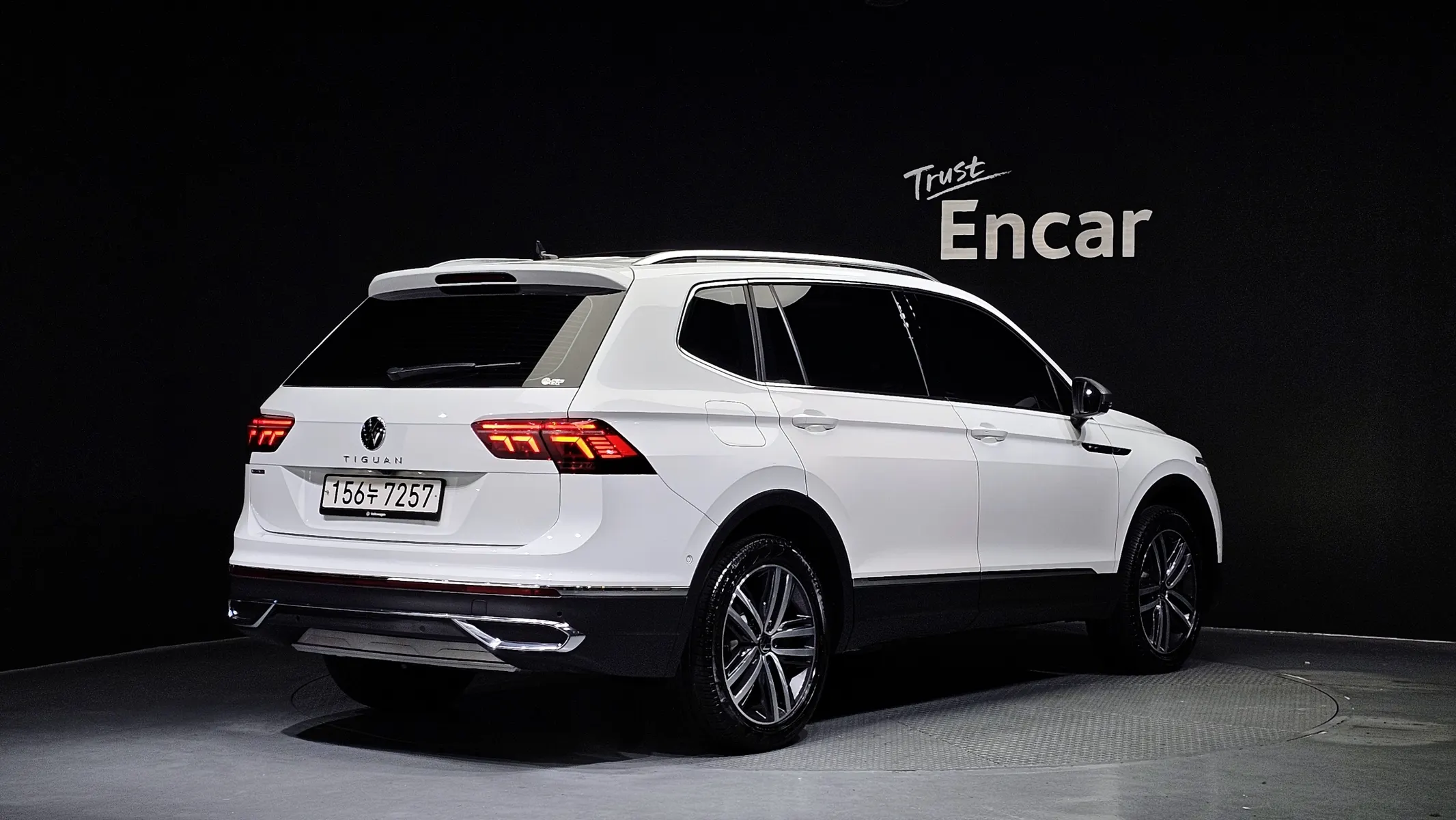 Volkswagen 티구안 올스페이스 2.0 TSI 2023 2/21