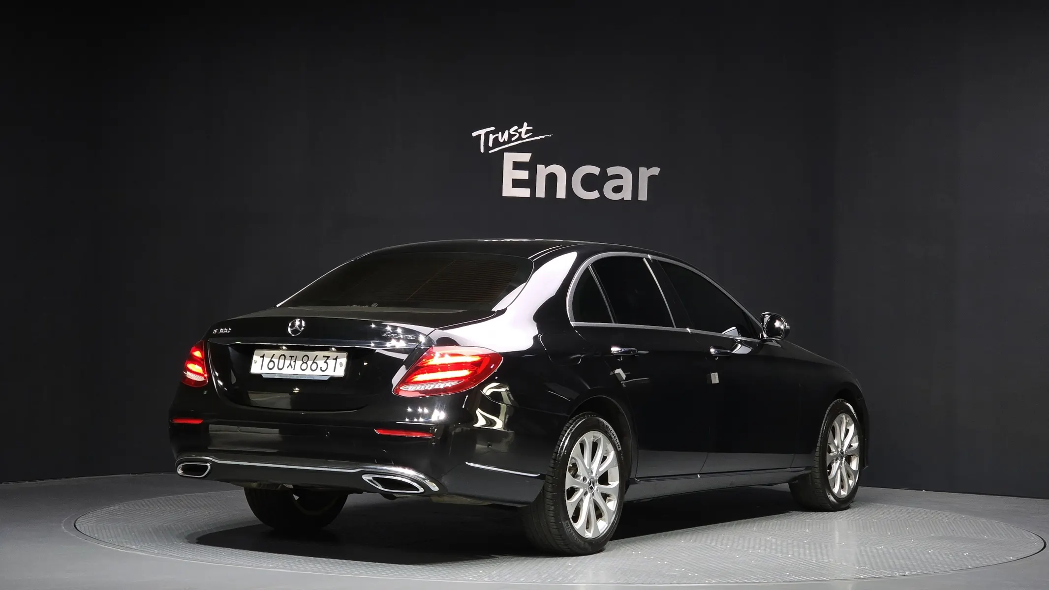 Mercedes-Benz E-Class W213 E300 4MATIC 2020 2/34