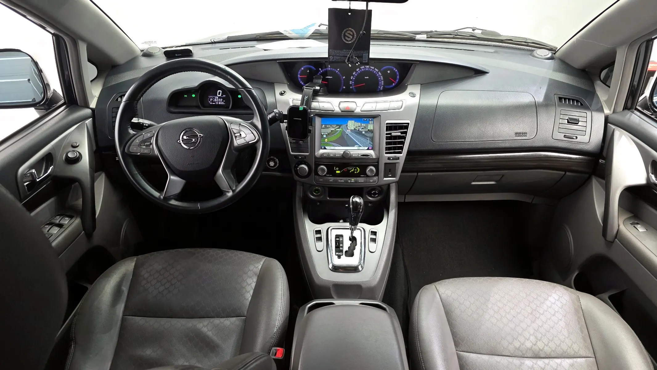 KG Mobility 코란도 투리스모 4WD 9 2016 4/5