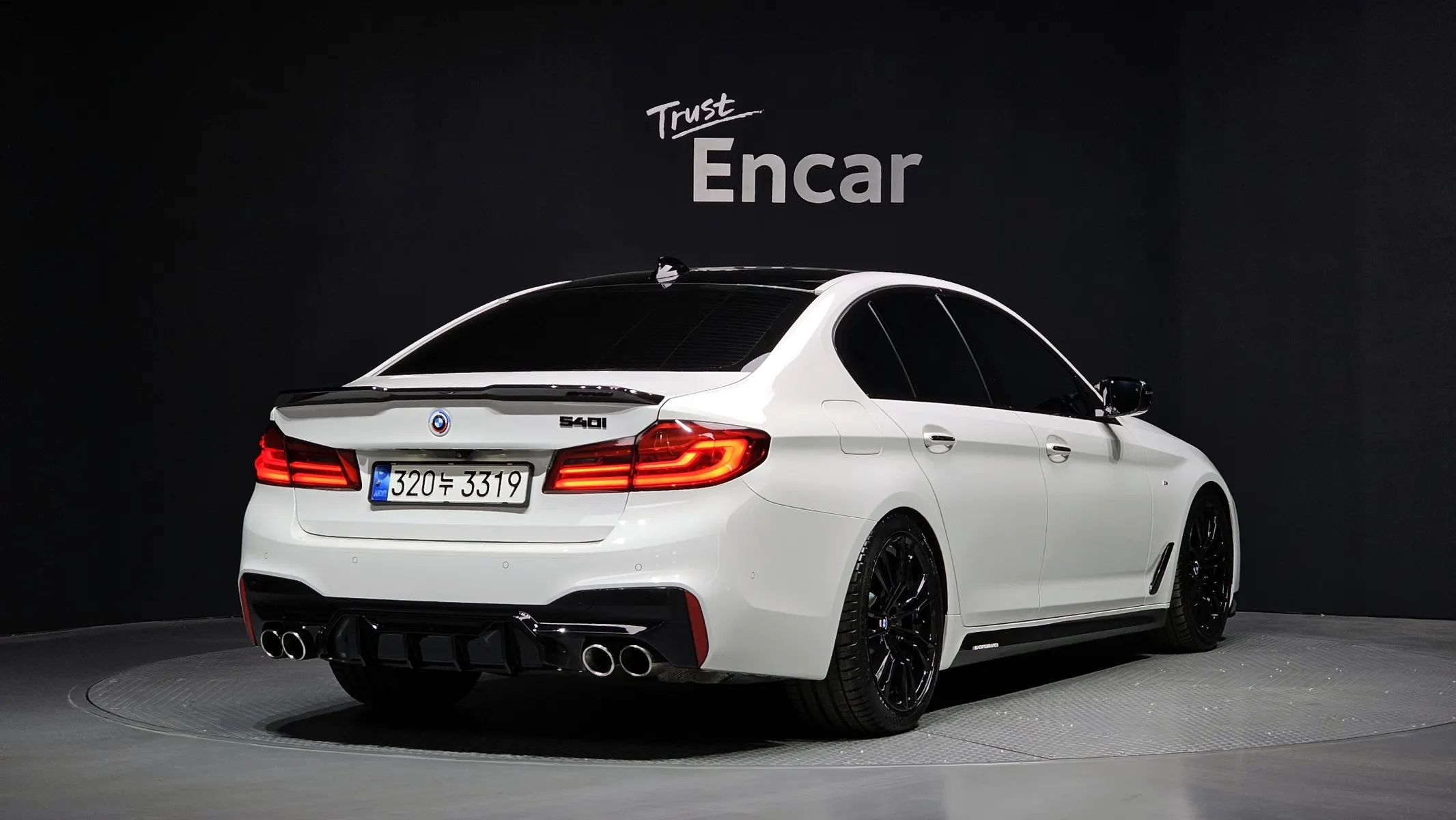 BMW 5 Series (G30) 530i M 2017 2/35
