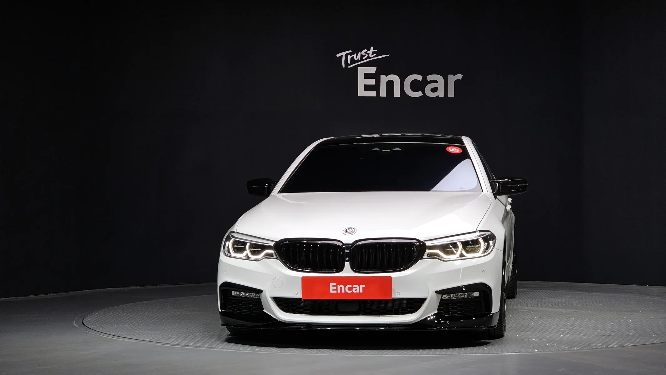 BMW 5 Series (G30) 530i M 2017 3/35