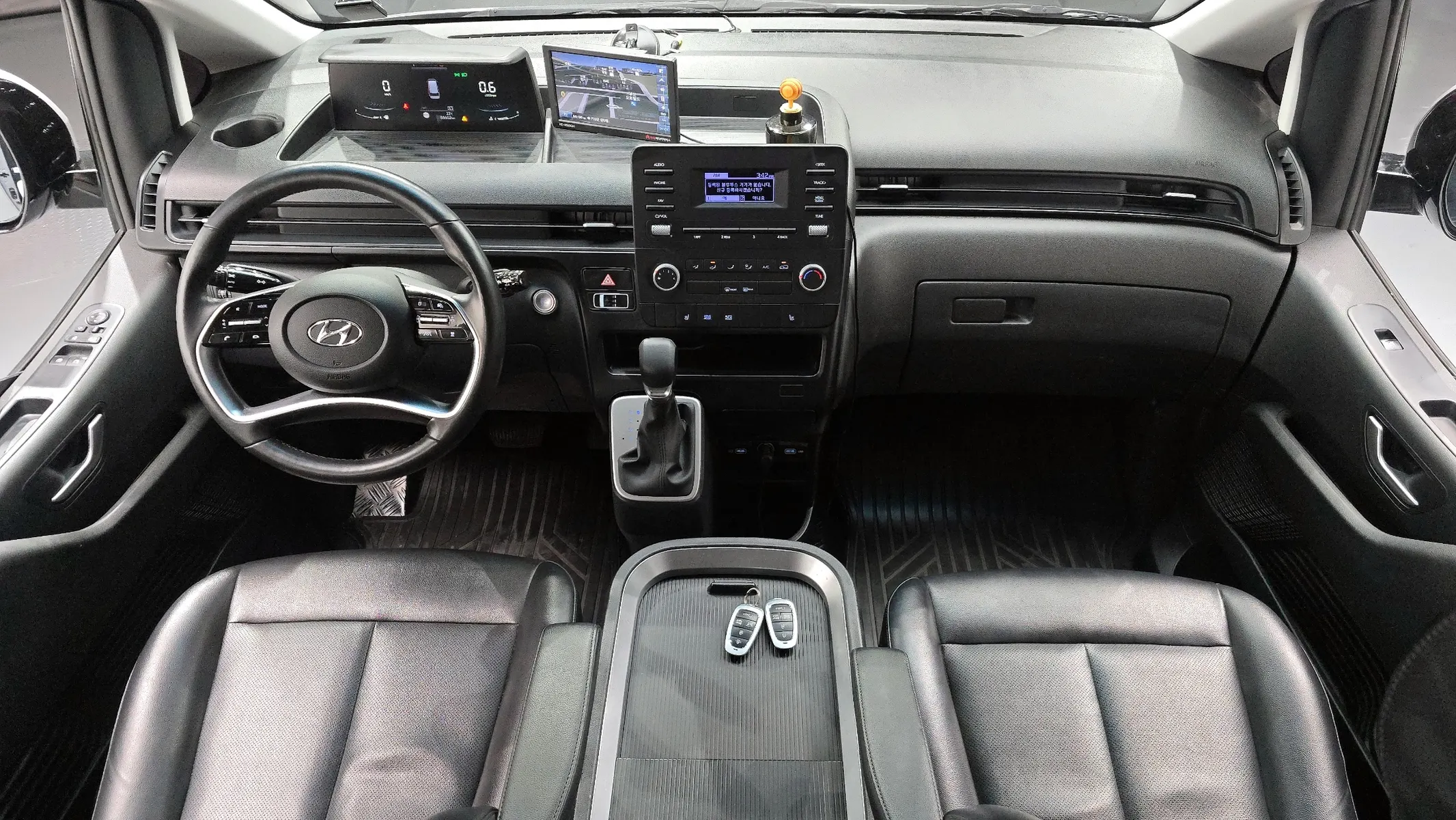 Hyundai Staria L3.5 5 2022 4/5