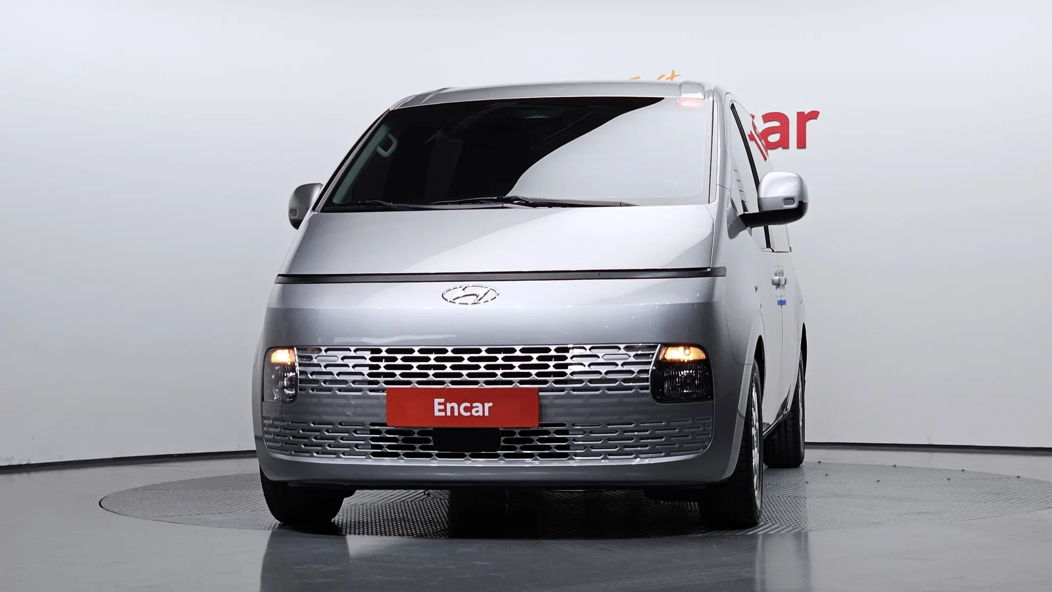 Hyundai Staria L3.5 5 2022 2/5