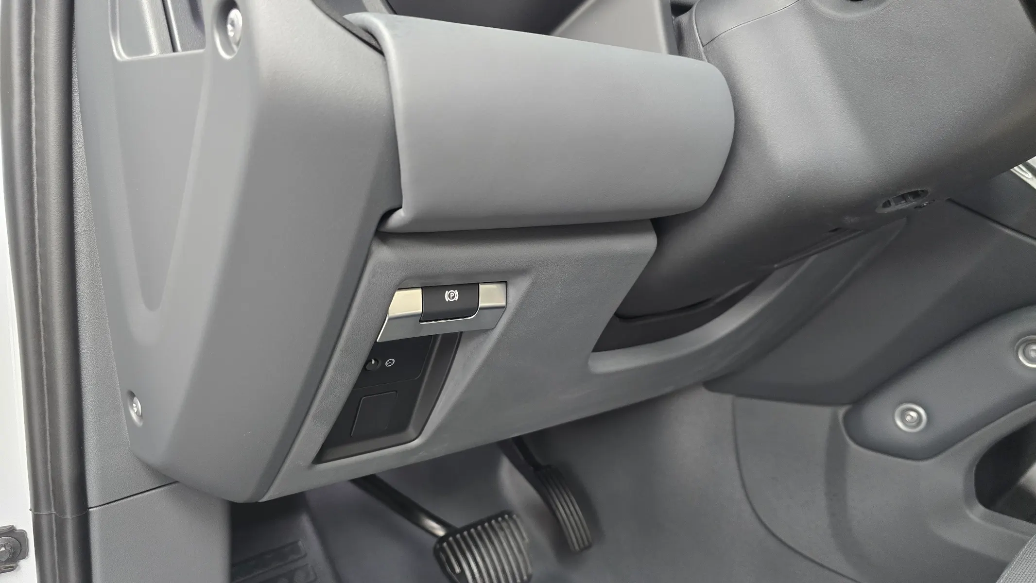 Land Rover (L663) 110 P300 X- SE 2024 31/32