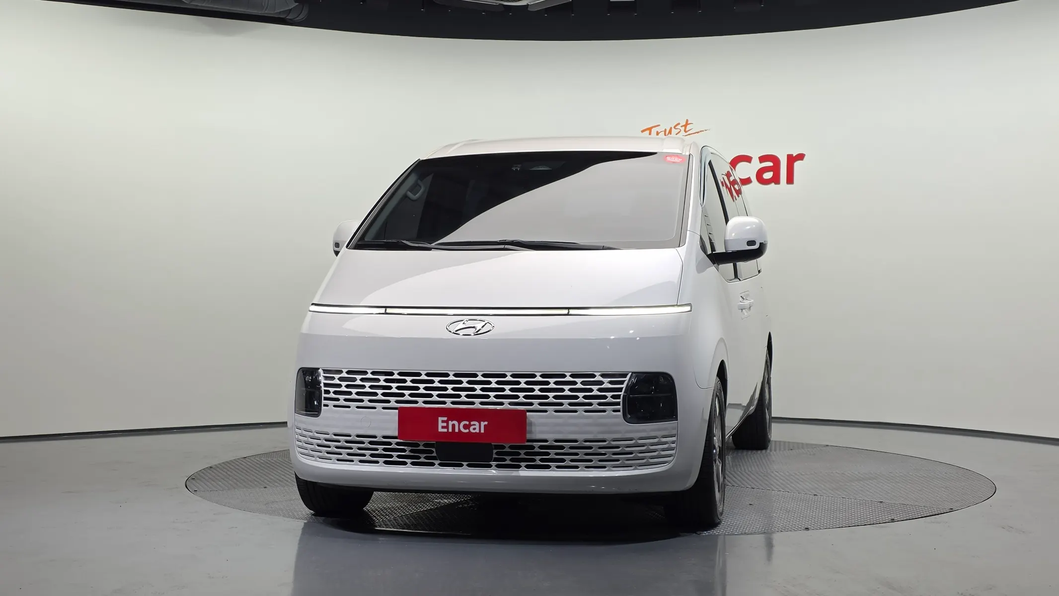 Hyundai Staria 4WD 9 2021 2/5