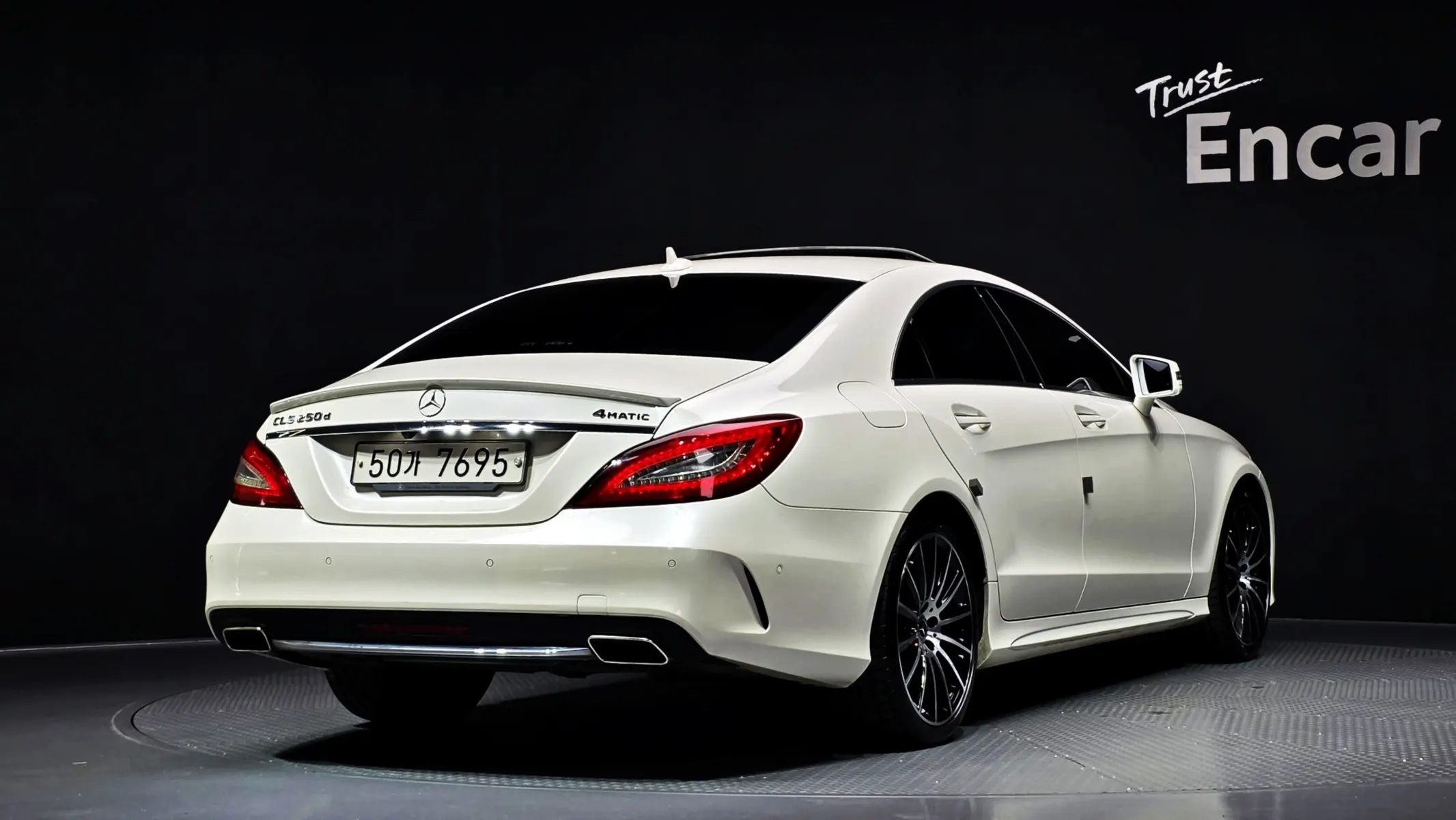 Mercedes-Benz CLS-Class W218 CLS250 d 4MATIC AMG Line 2017 2/33