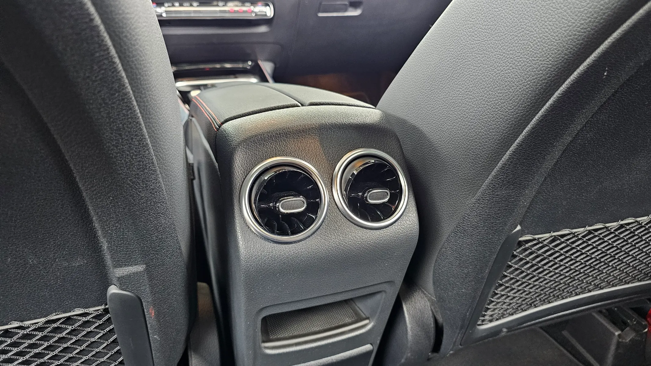 Mercedes-Benz GLB-Class X247 AMG GLB35 4MATIC 2022 31/32
