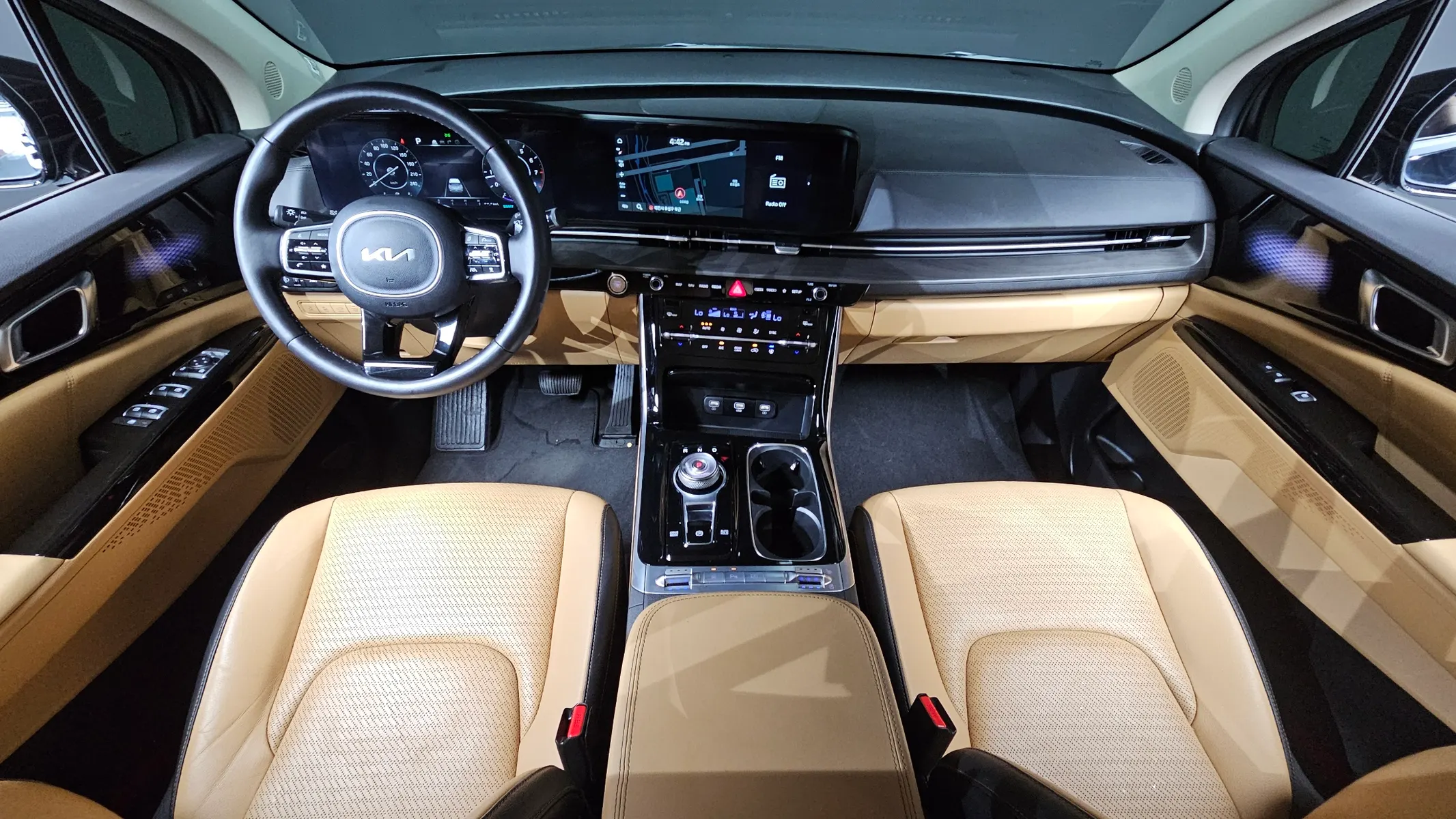 Kia Carnival 9 2023 4/5