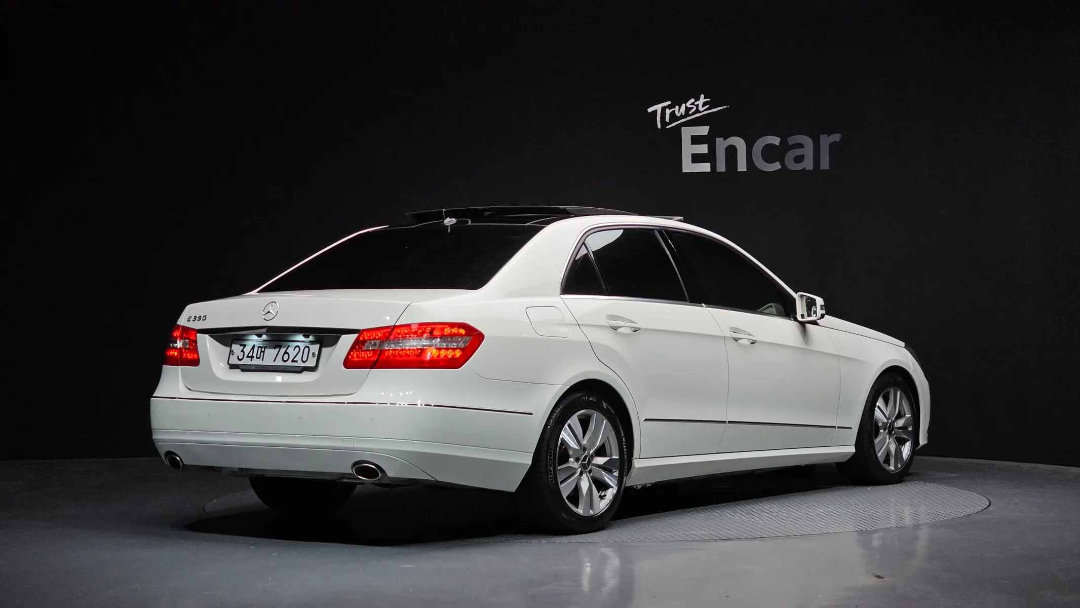 Mercedes-Benz E-Class W212 E350 2010 2/21