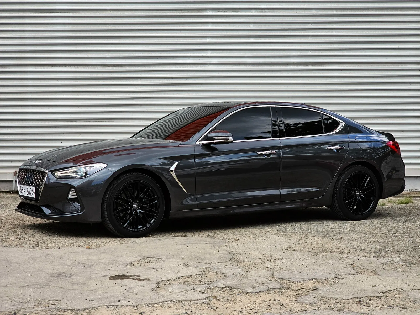 Genesis G70 2.0T AWD 2018 2/5