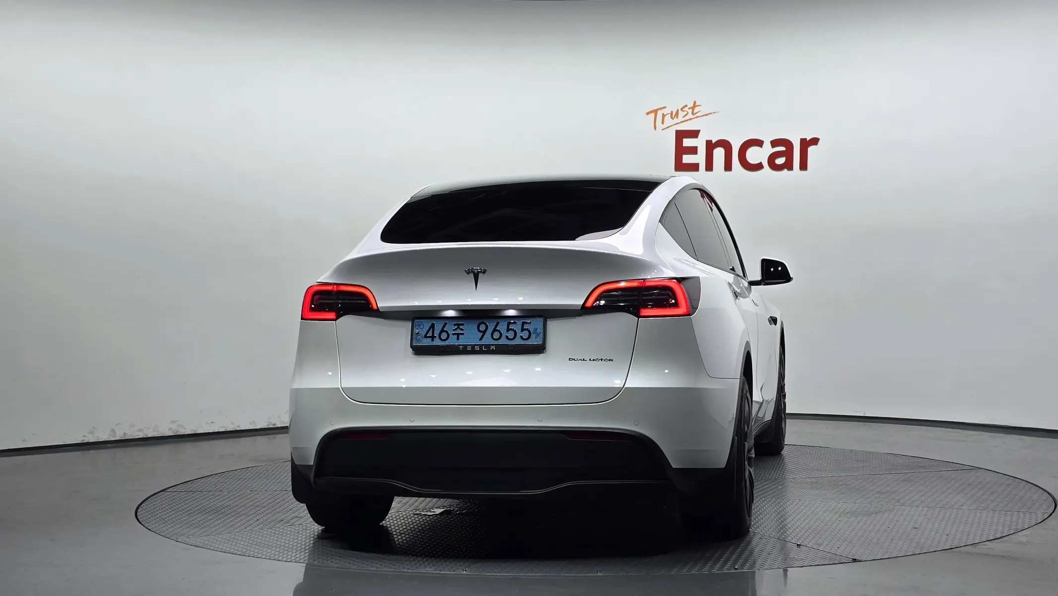 Tesla Y AWD 2022 3/5