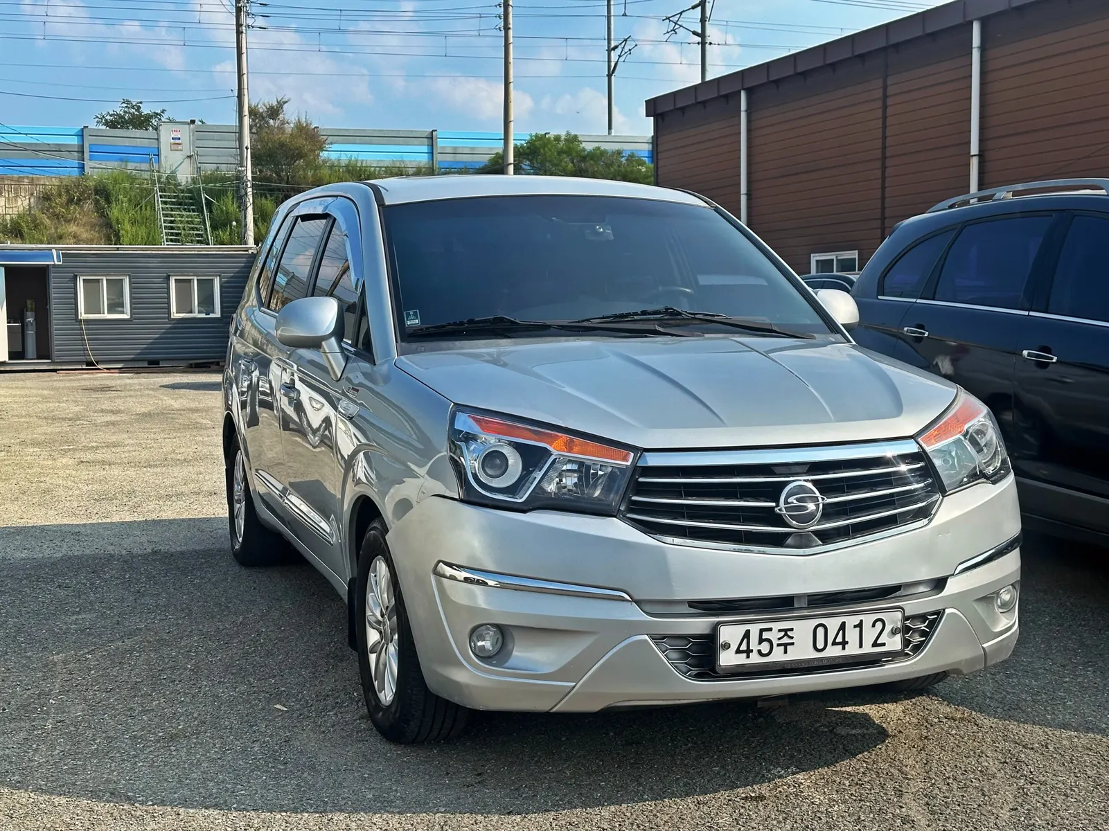 KG Mobility 코란도 투리스모 4WD TX 9 2016 2/5