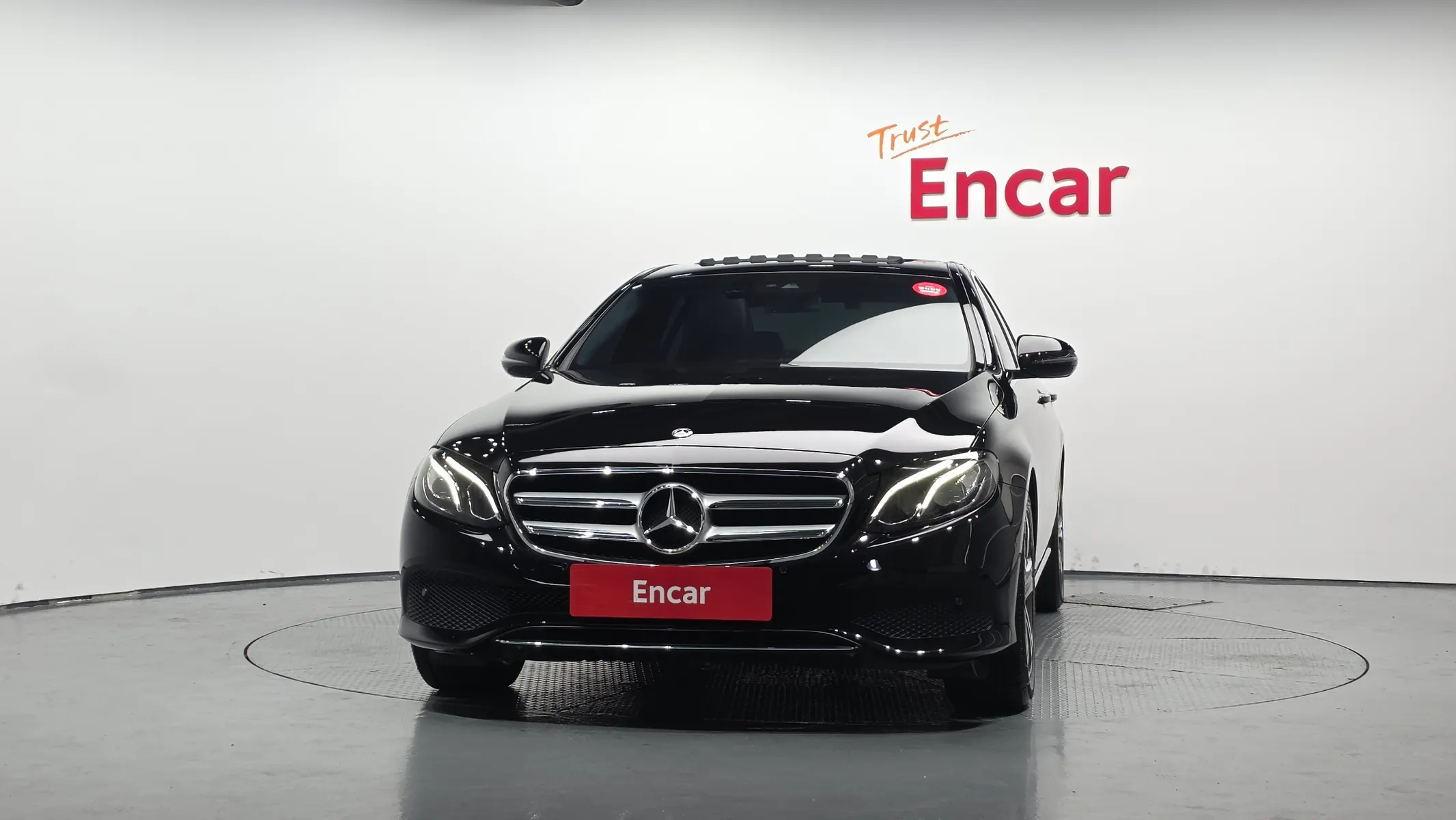 Mercedes-Benz E-Class W213 E300 2019 3/32