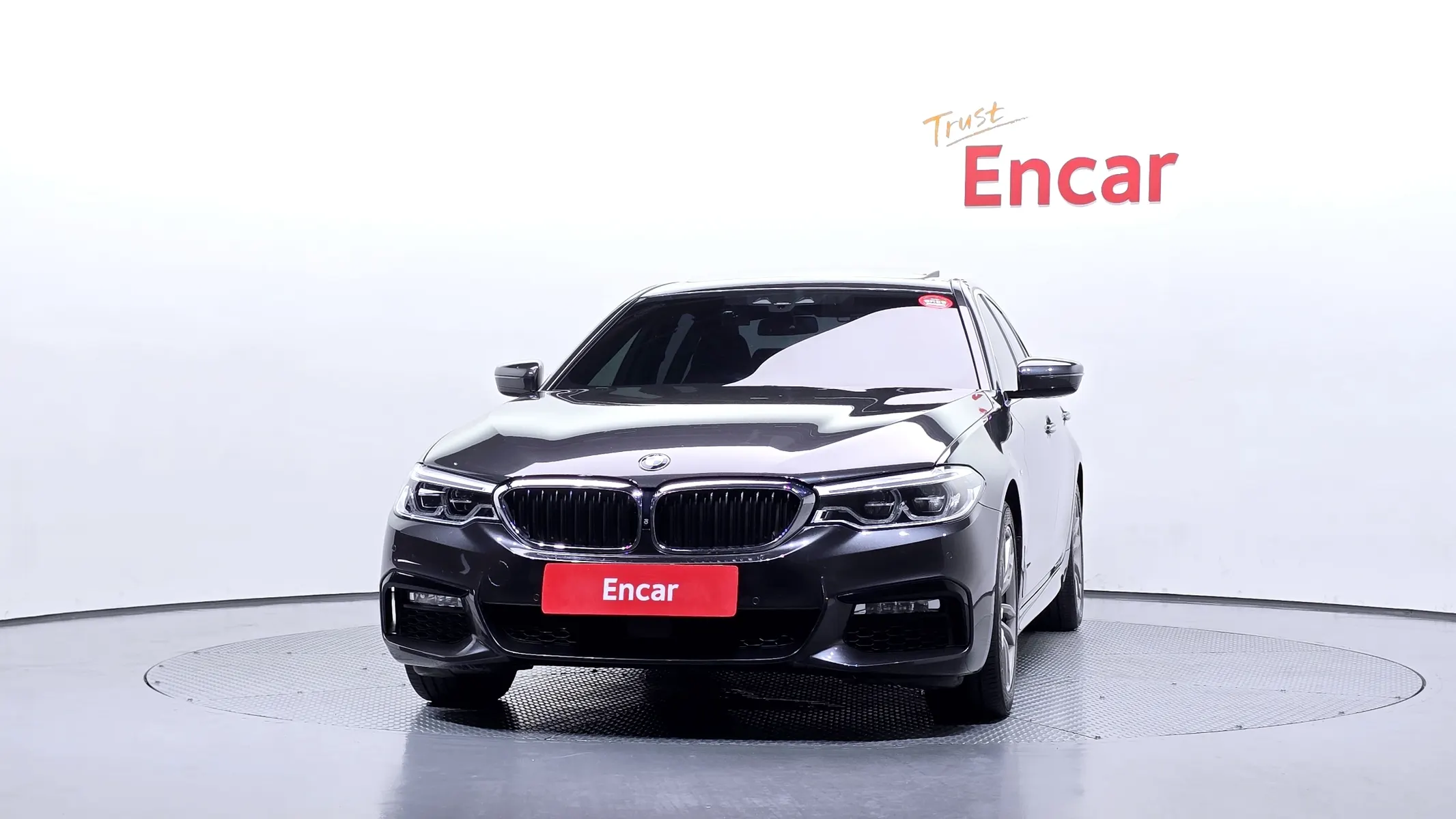 BMW 5 Series (G30) 530i xDrive M 2017 3/36