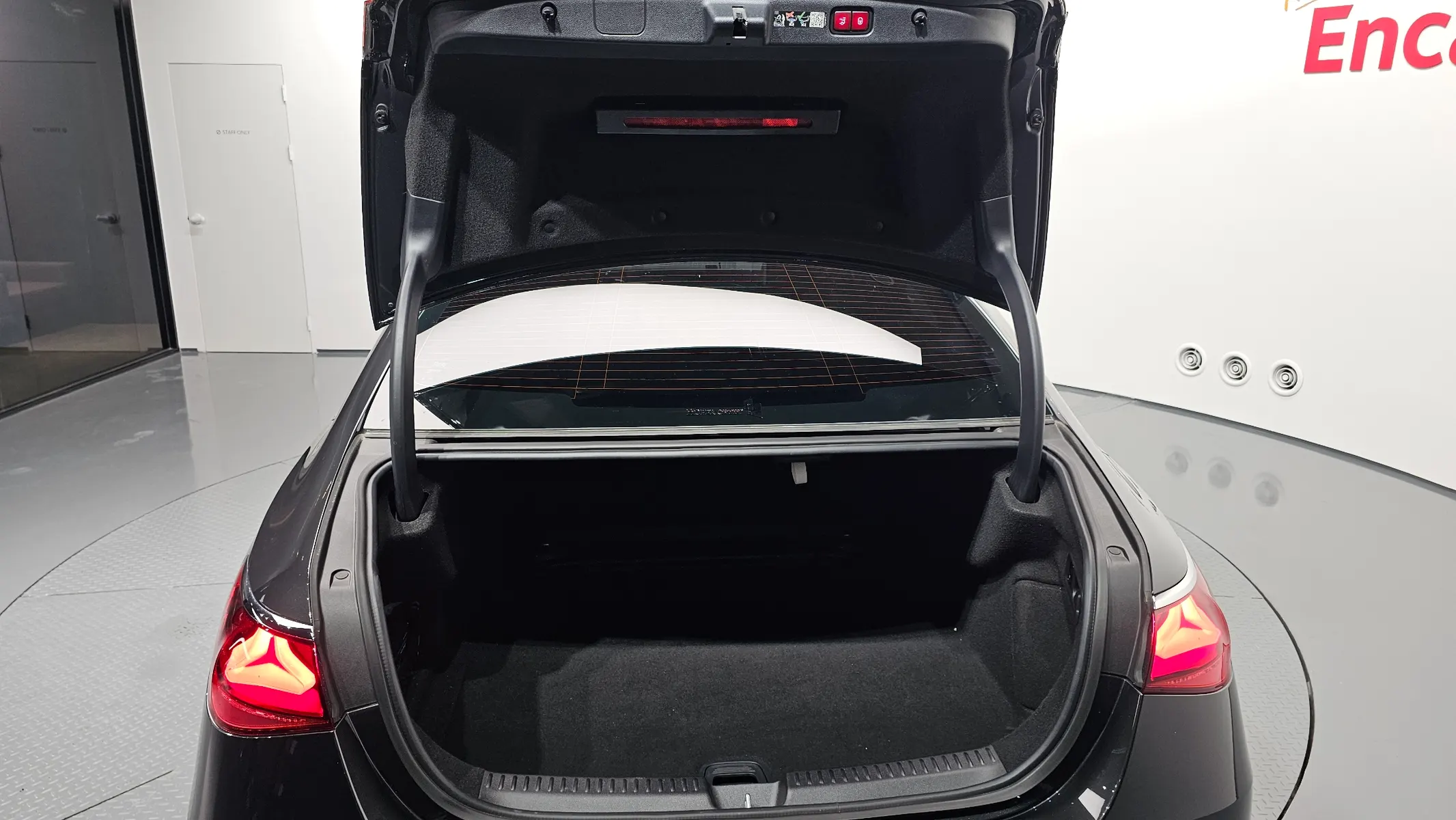 Mercedes-Benz E-Class W214 E200 2025 34/35