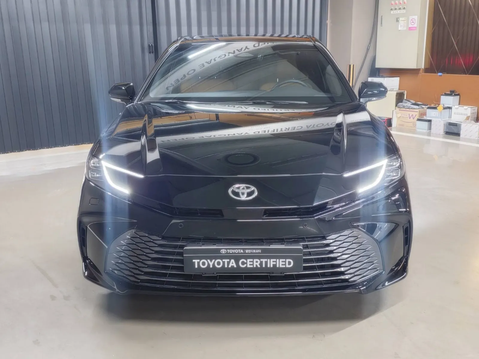 Toyota (XV80) 2.5 XLE 2025 2/21