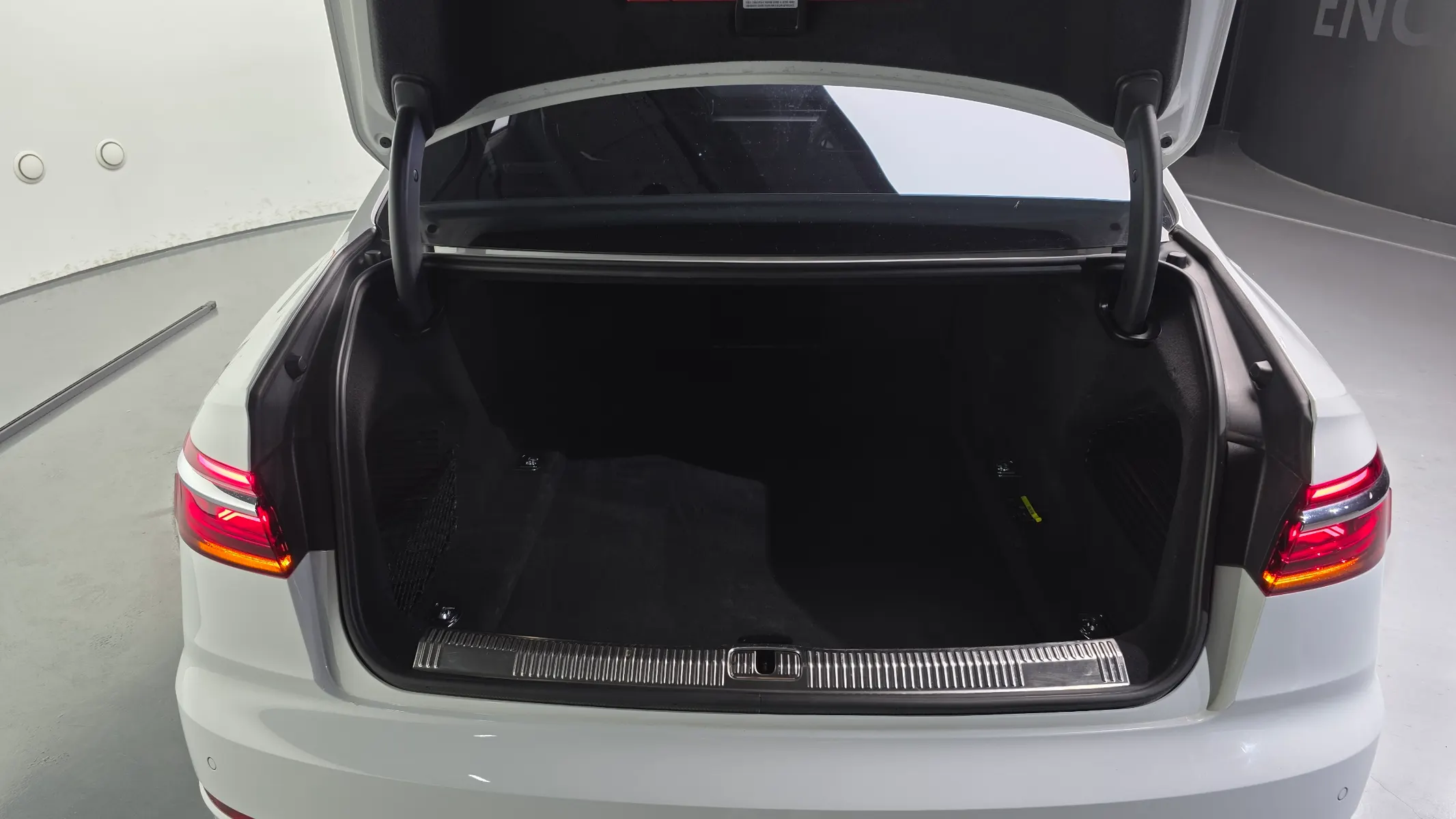 Audi A8 (D5) 50 TDI 2023 20/21