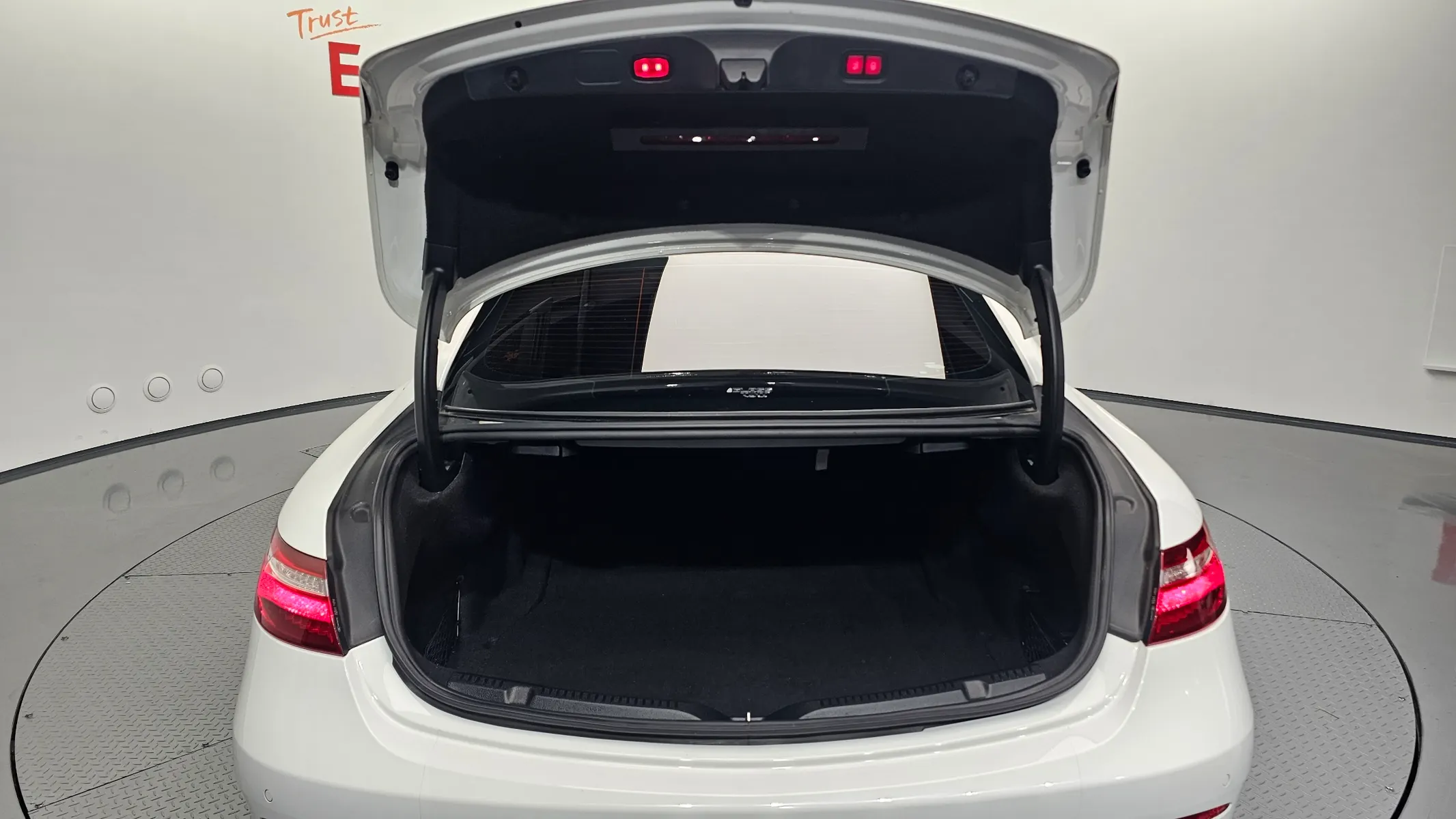 Mercedes-Benz E-Class W213 E220d 2019 35/36